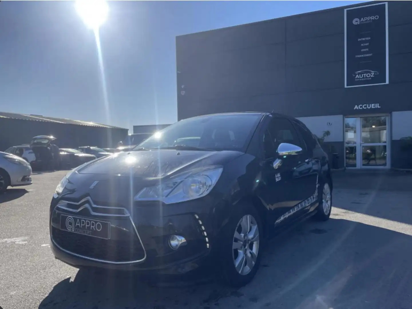 DS Automobiles DS 3 1.6 HDi FAP - 90 BERLINE So Chic PHASE 1 Negro - 1