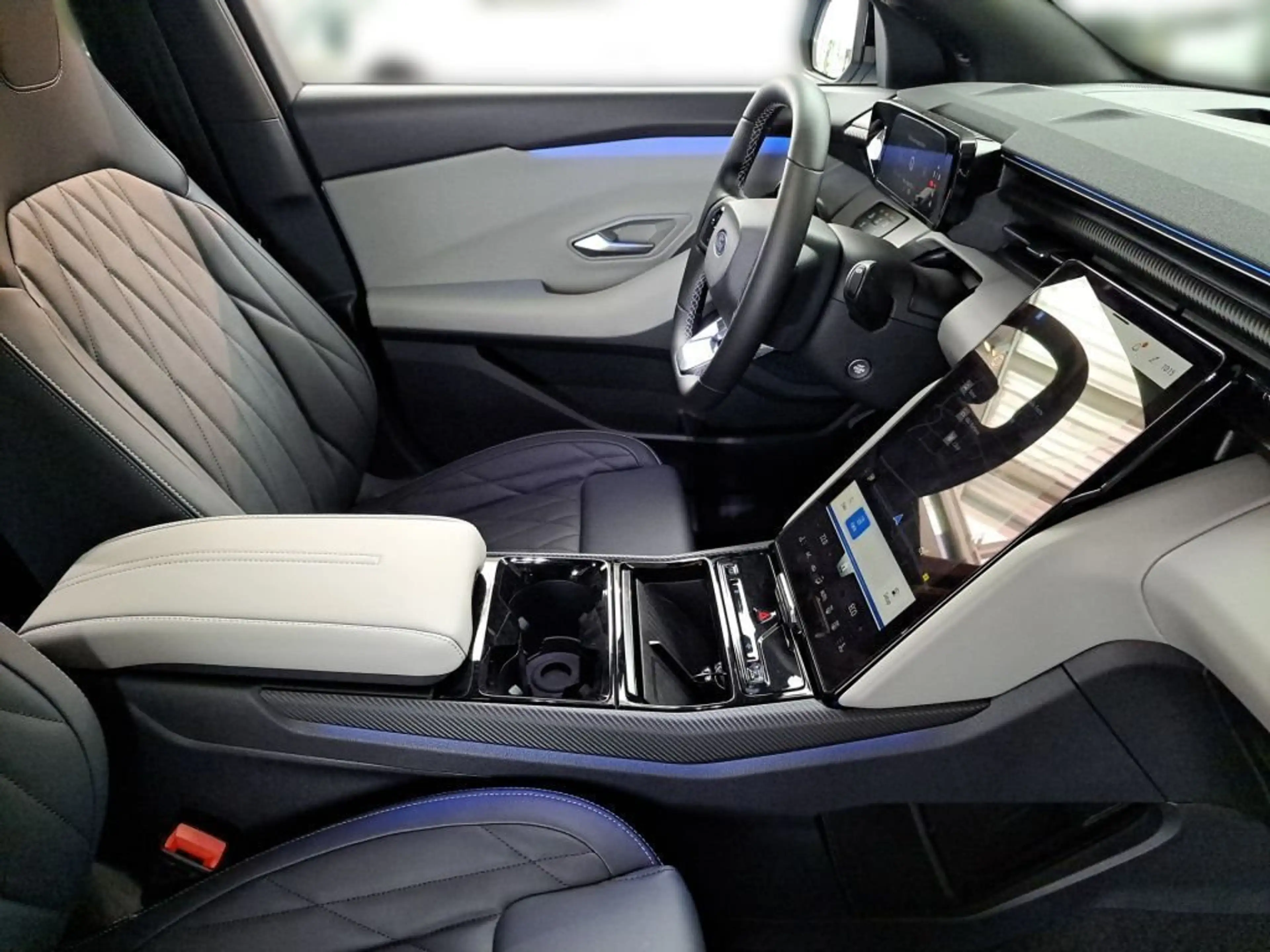 Ford Explorer Extended RangeRWD77kWhPremium AHK+Pano — photo 12