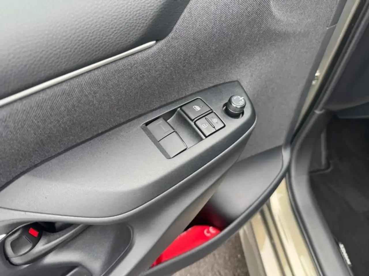 Toyota Yaris 1.5 TNGA HEV CVT Dynamic, миниатюра 8