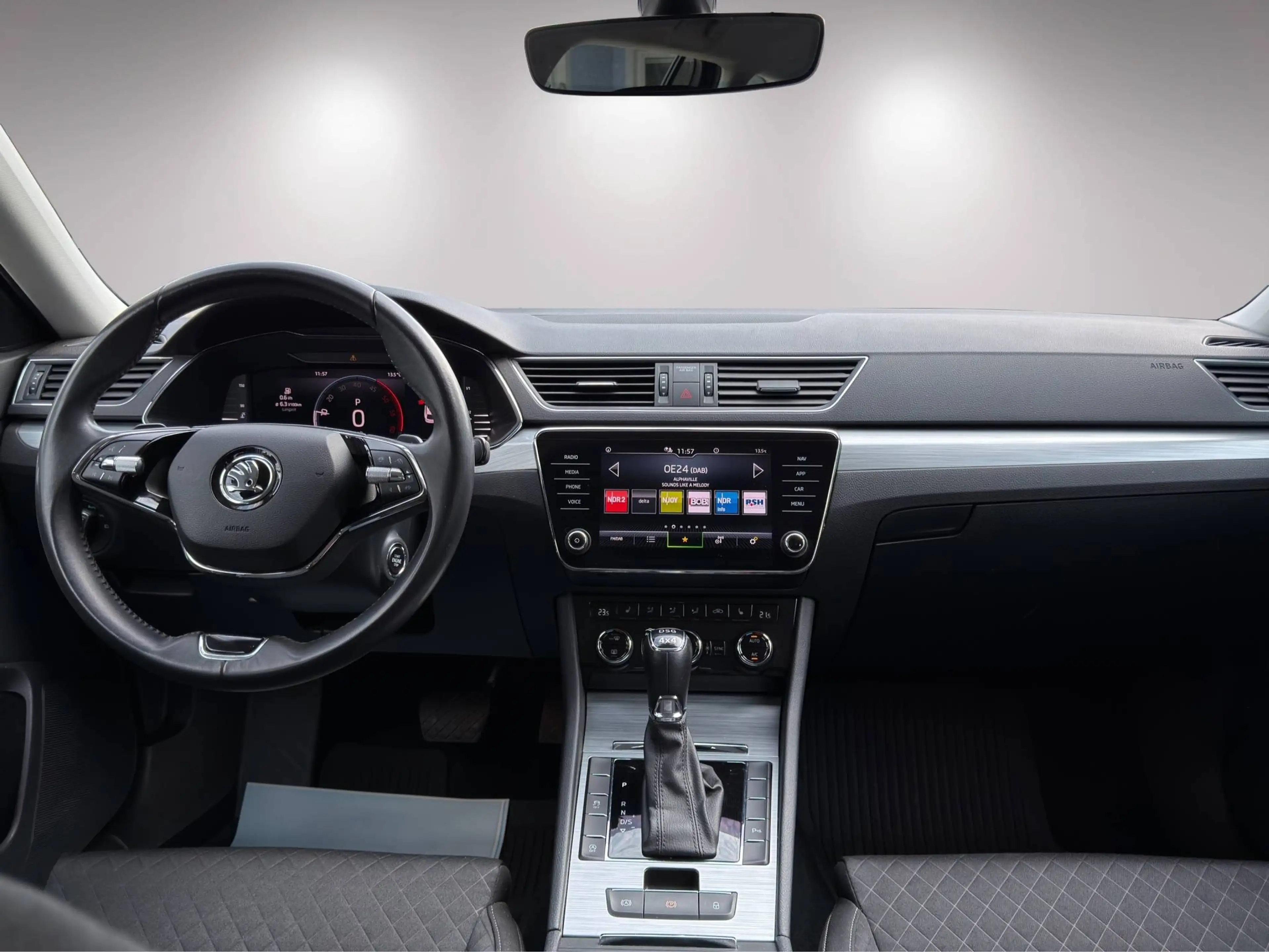 Skoda Superb Superb Kombi 2,0 TDI DSG 4x4 *Virtual*Sportsitz*LED — photo 13