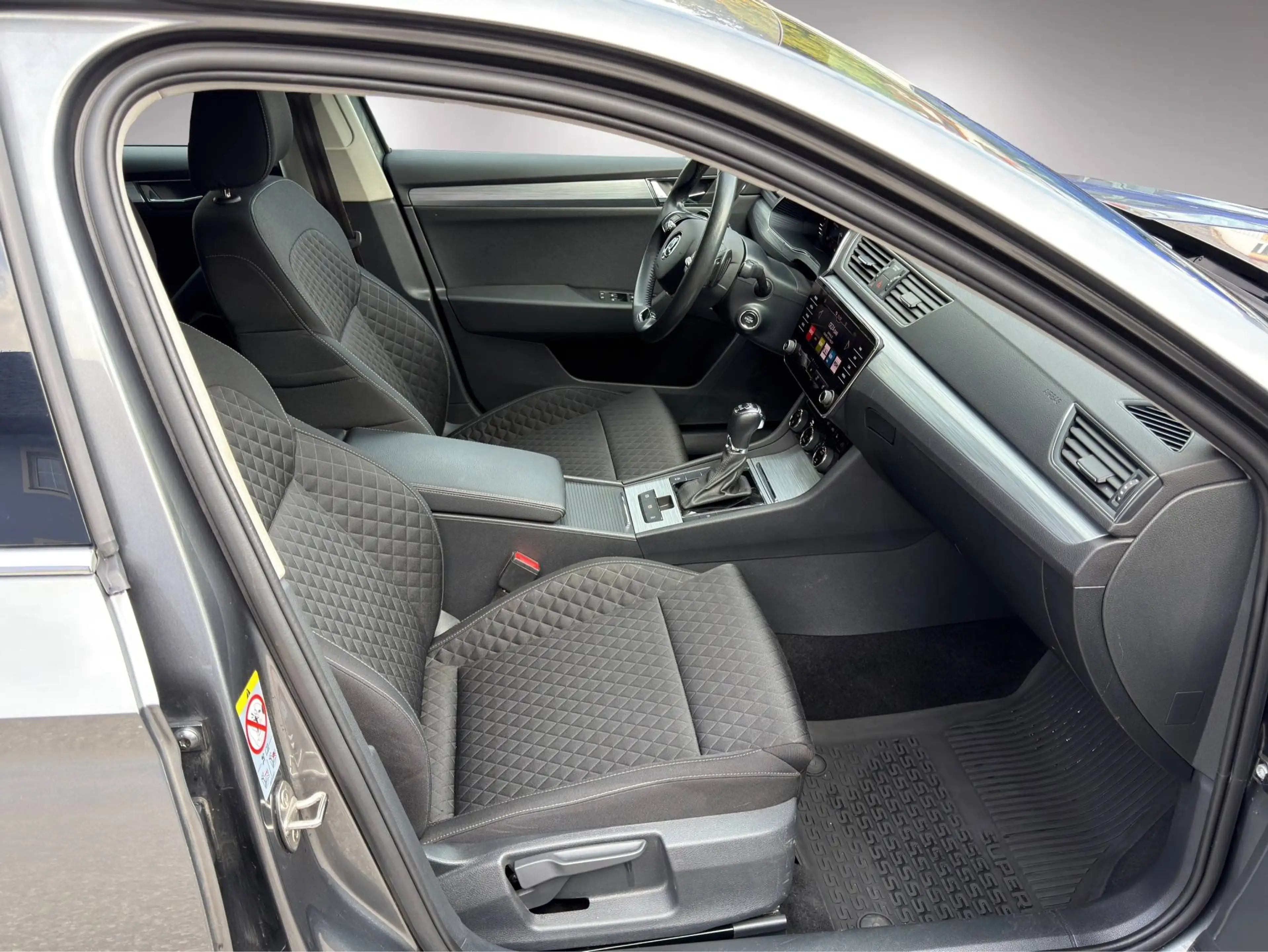 Skoda Superb Superb Kombi 2,0 TDI DSG 4x4 *Virtual*Sportsitz*LED — photo 14