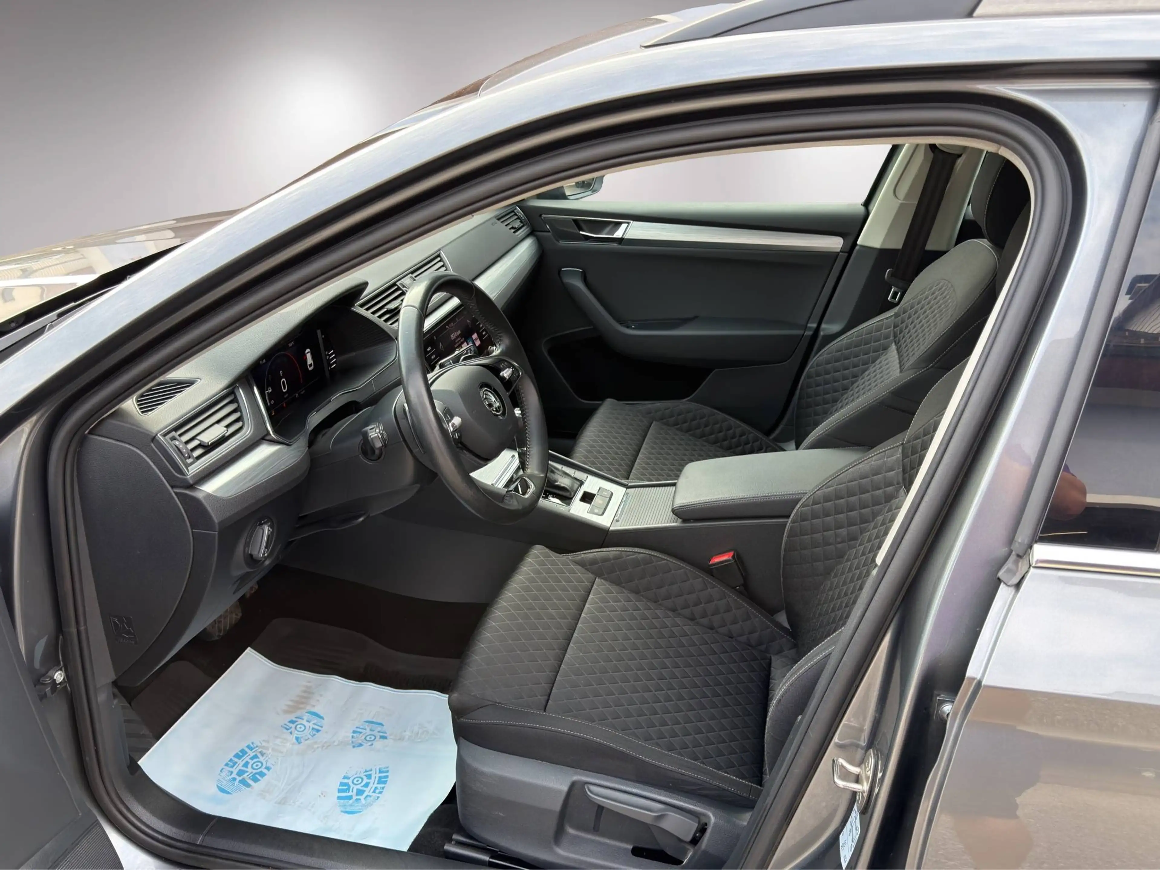 Skoda Superb Superb Kombi 2,0 TDI DSG 4x4 *Virtual*Sportsitz*LED — photo 10