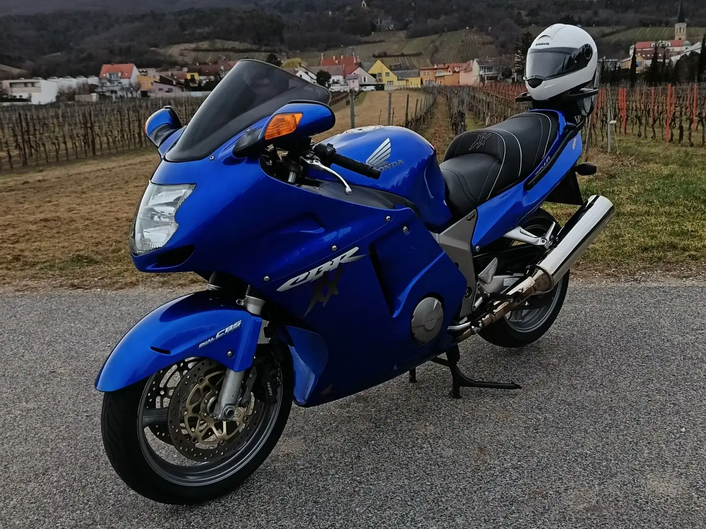 Honda CBR 1100 CBR1100XX Superblackbird Blau - 1