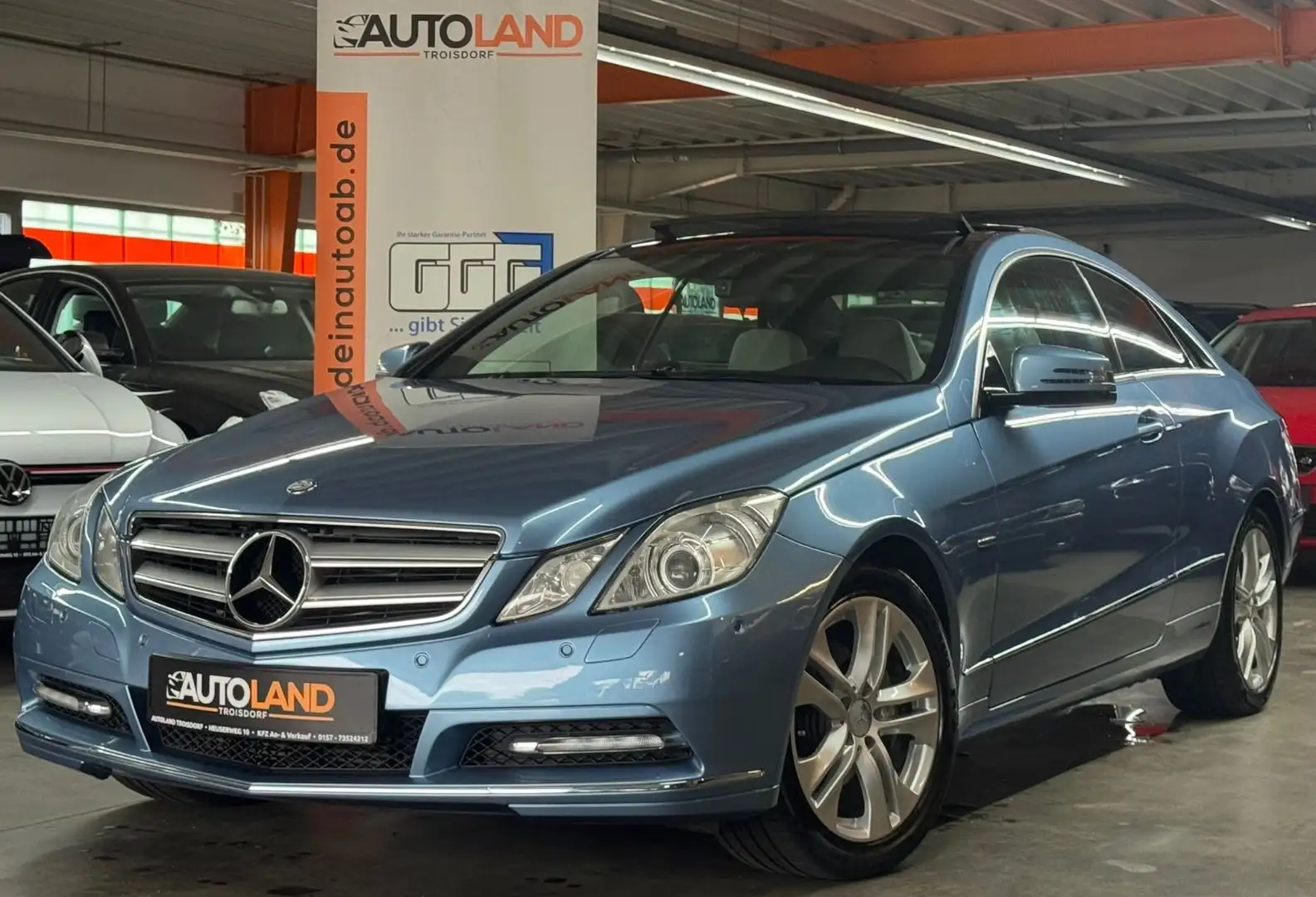 Mercedes-Benz E 250 Coupe *AUTOM*PANO*KAMERA*TEMPO*VOLLLEDER* Blau - 2