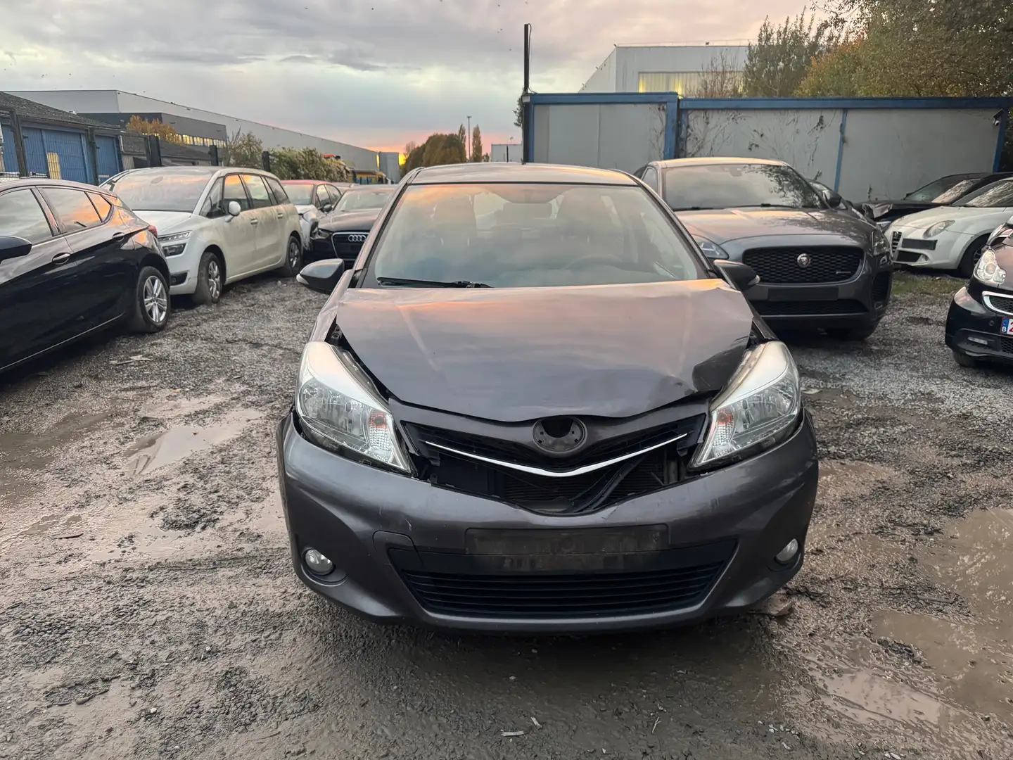 Toyota Yaris Yaris 1.33i VVT-i Comfort Noir - 1