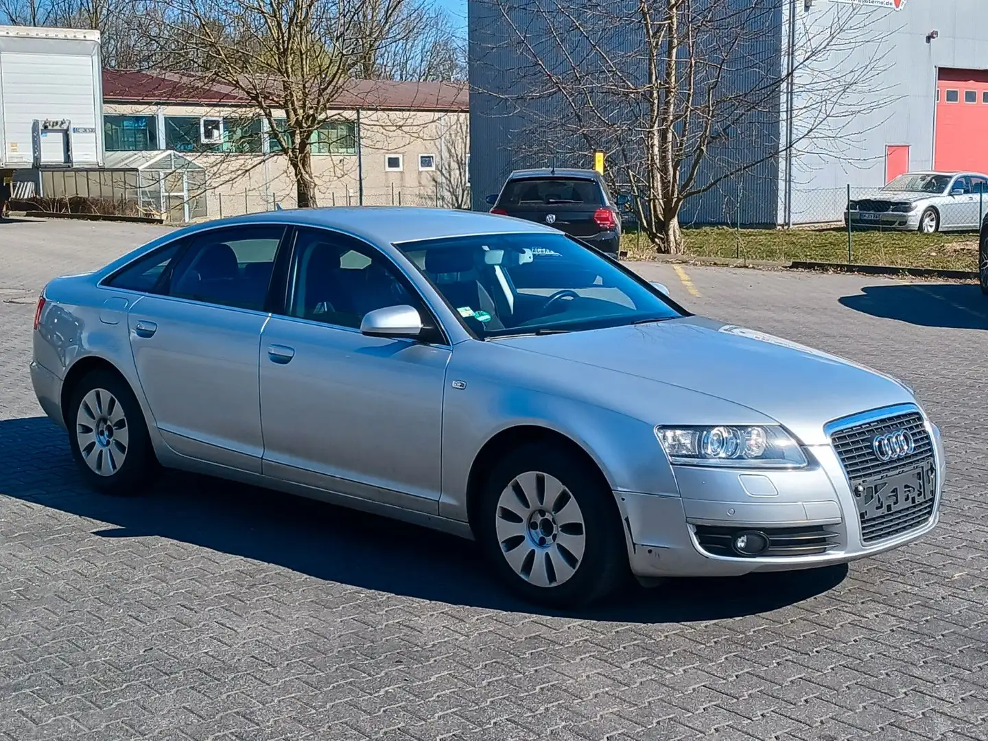 Audi A6 Lim. 2.4 Automatik* Navi* 8-Fach* Silber - 1