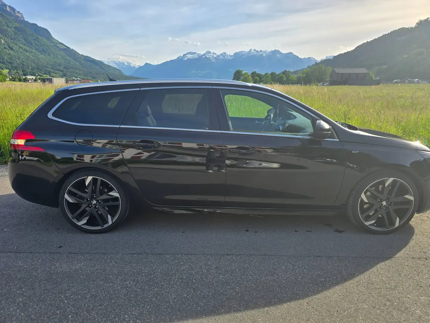 Peugeot 308 308 SW 2,0 BlueHDi 180 GT S Schwarz - 2