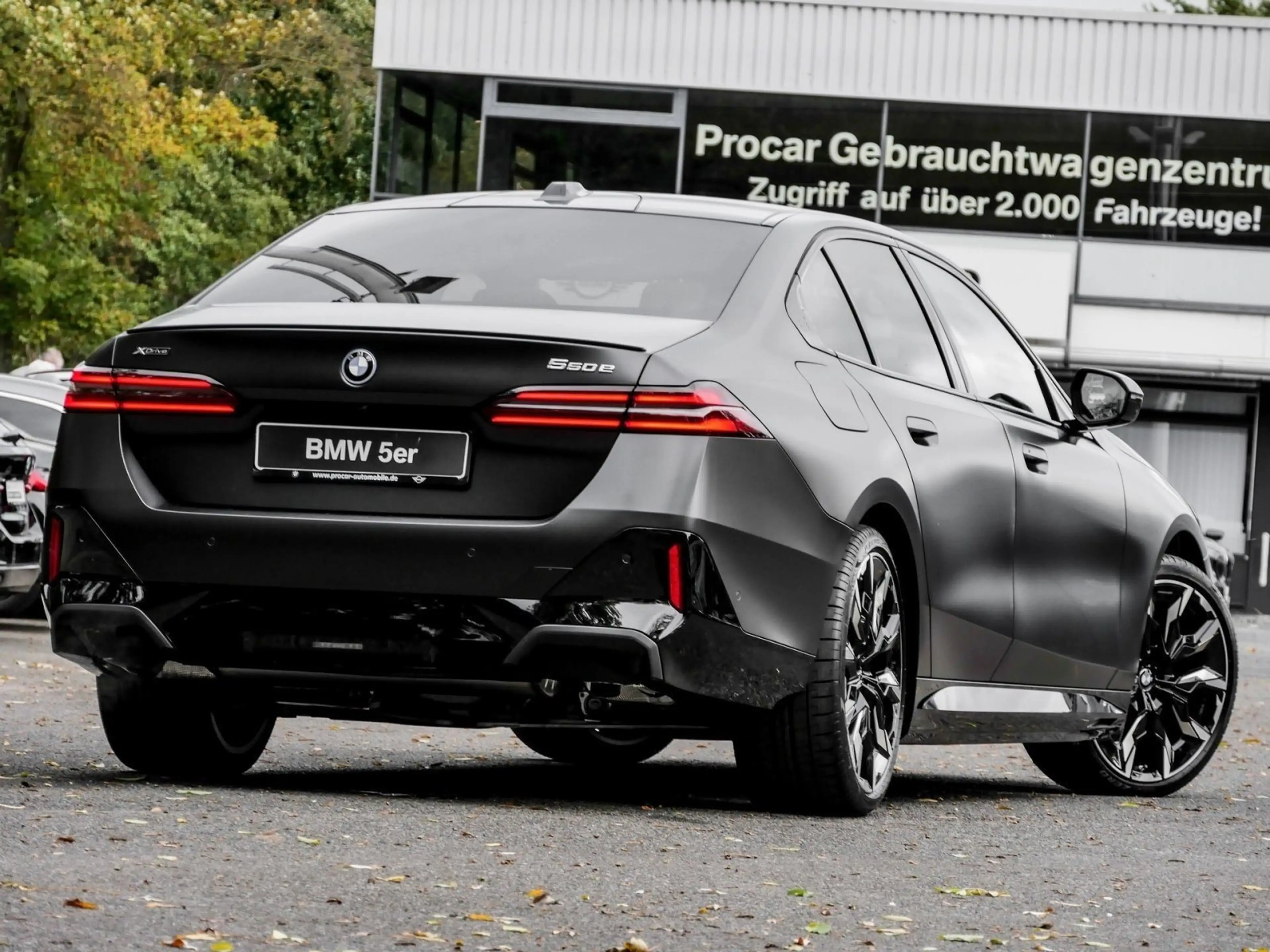BMW 550 e xDrive M Sport Pro PANO AHK LED Sitzlüftg. — photo 2