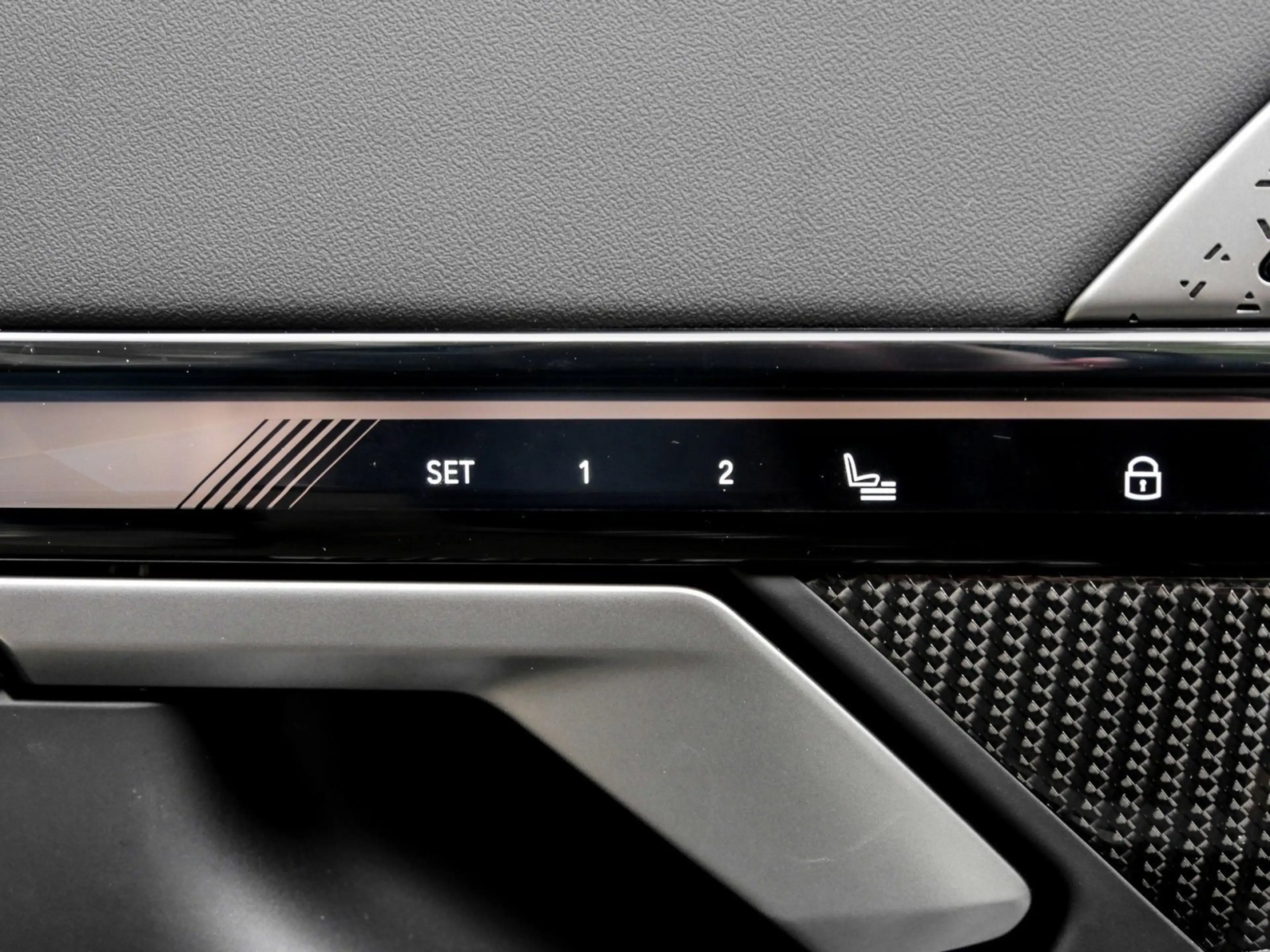 BMW 550 e xDrive M Sport Pro PANO AHK LED Sitzlüftg. — photo 15