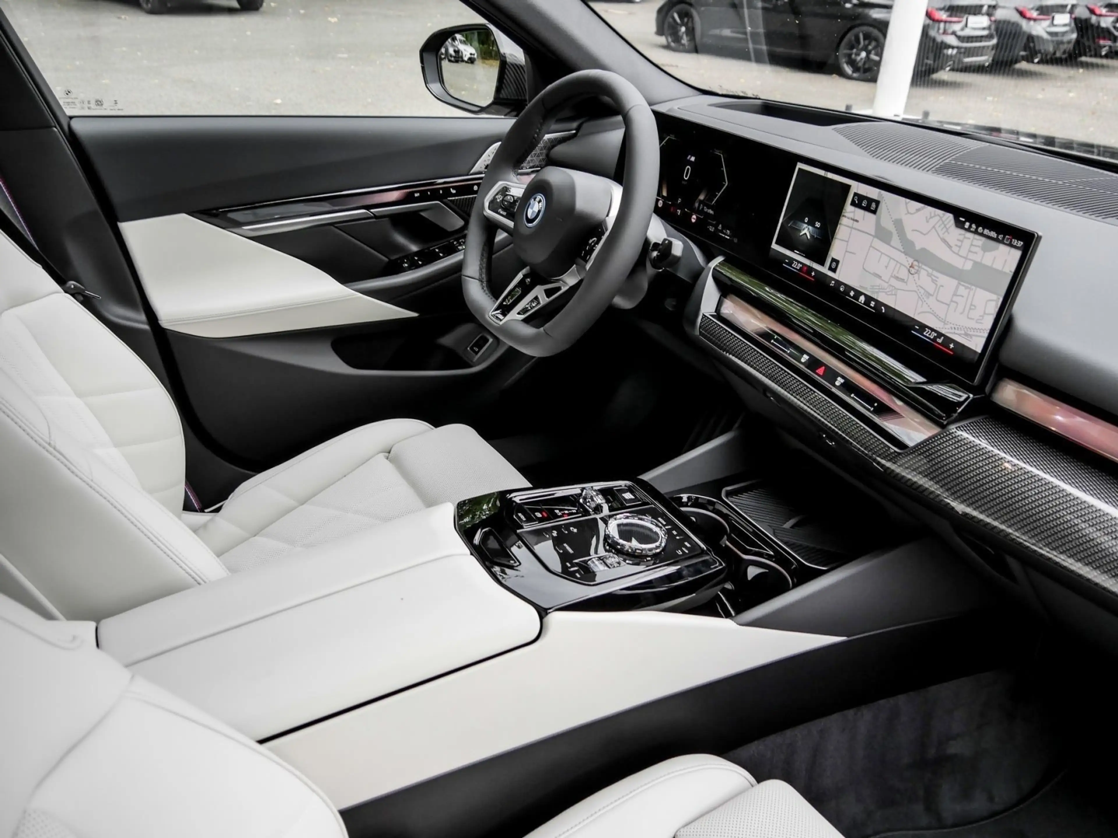 BMW 550 e xDrive M Sport Pro PANO AHK LED Sitzlüftg. — photo 3