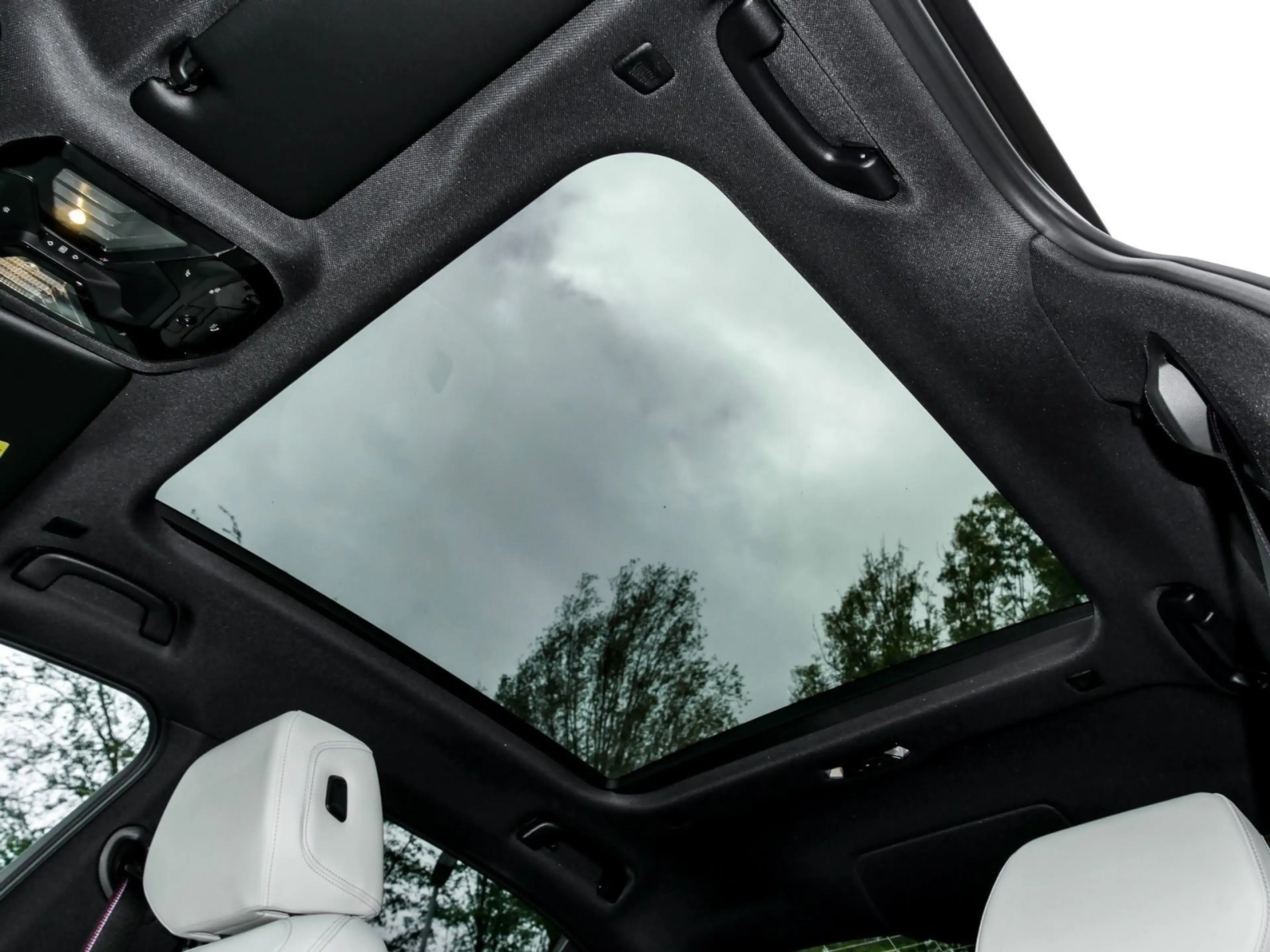 BMW 550 e xDrive M Sport Pro PANO AHK LED Sitzlüftg. — photo 11