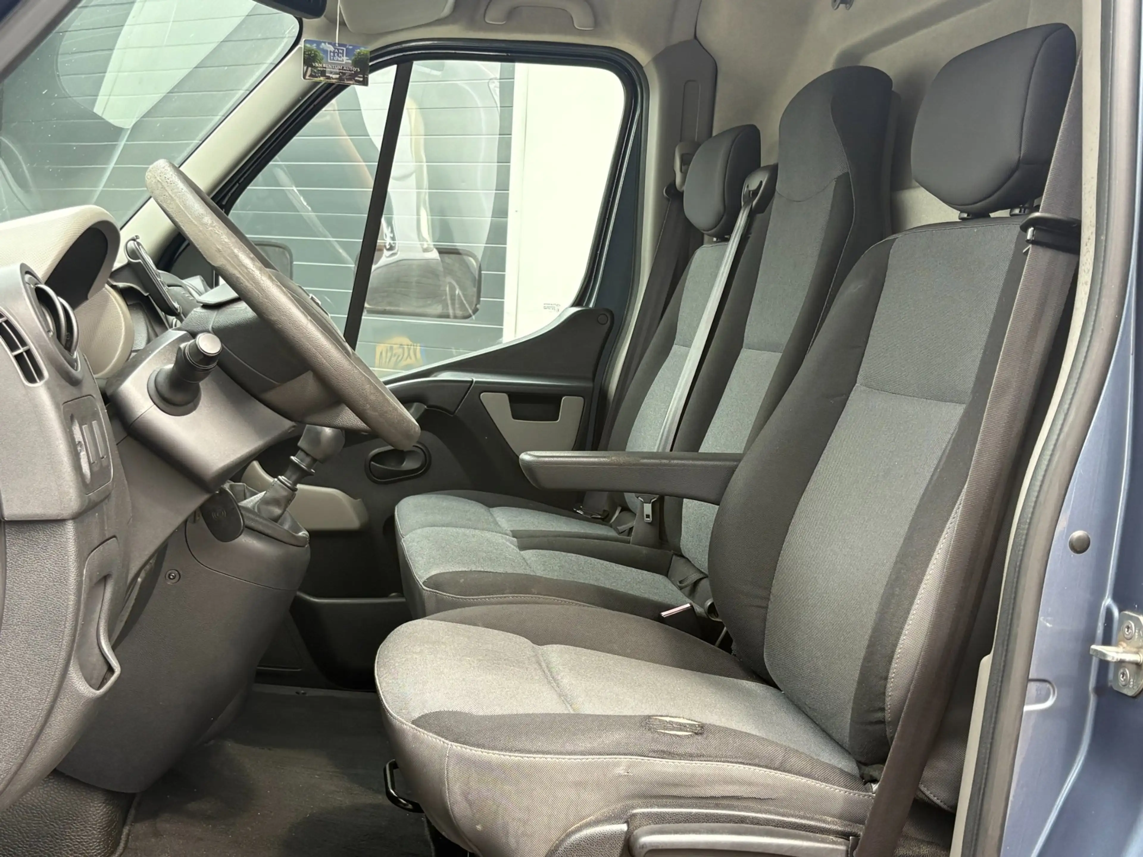 Nissan NV400 2.3dCi 101pk L1H1 Navi Airco Cruise 3-pers. — photo 3