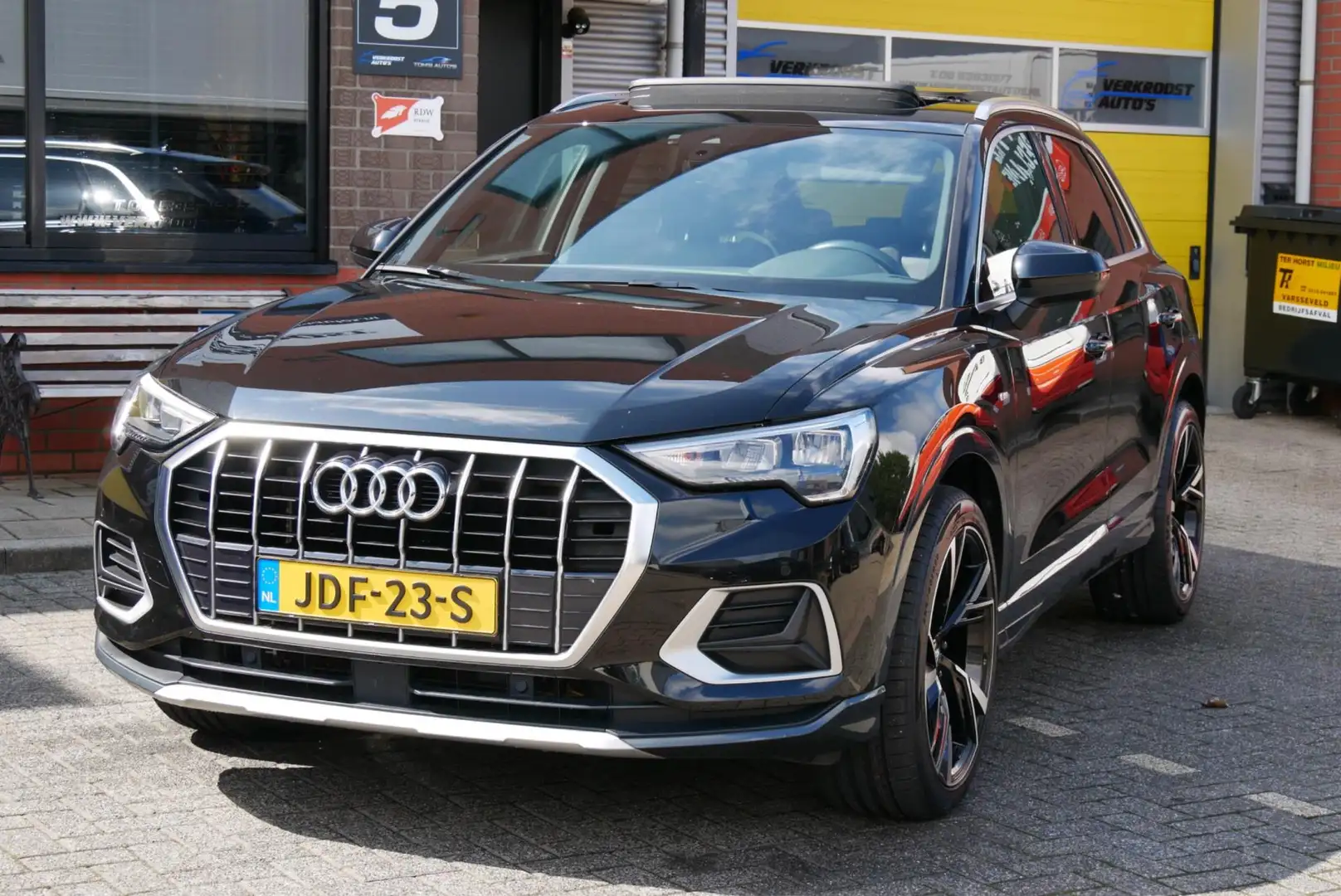 Audi Q3 35 TFSI Pro Line S. pano. leder\alcantara. stoelve Zwart - 2