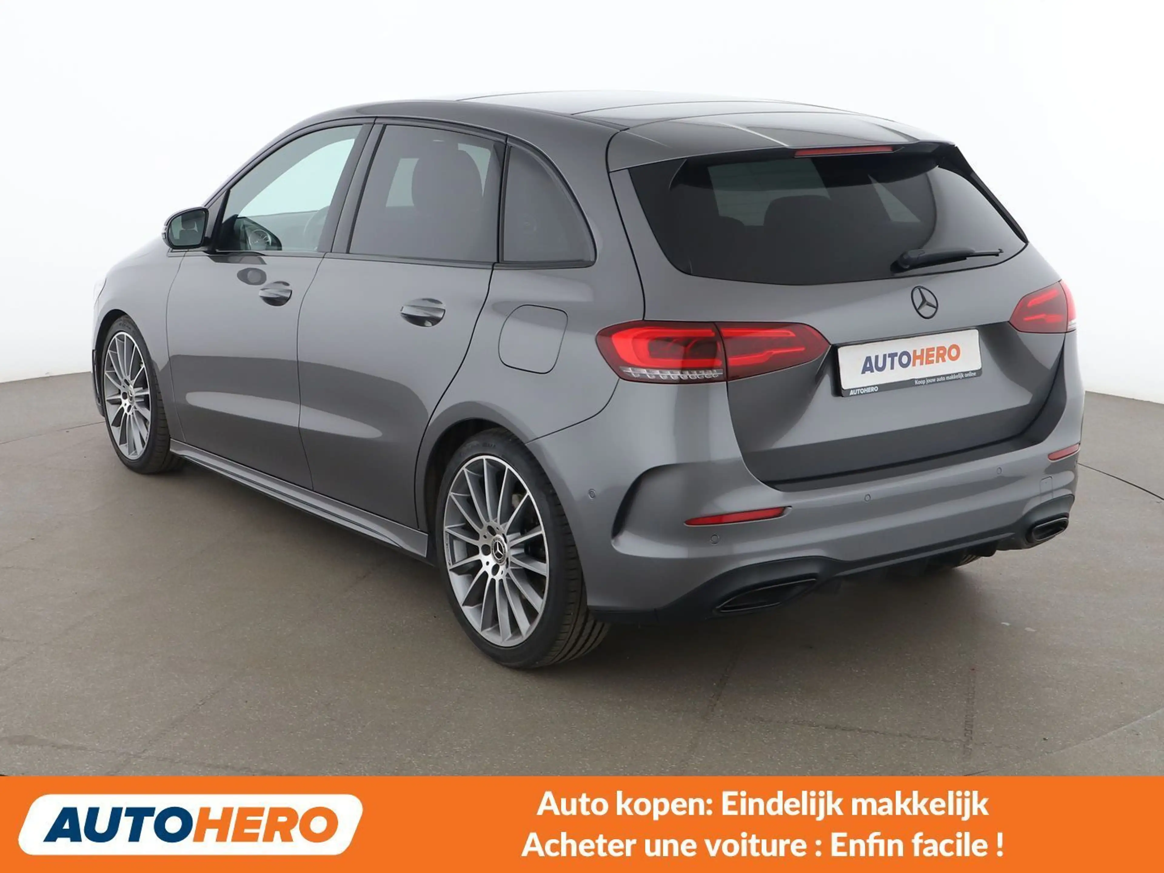 Mercedes-Benz B 220 B 220 4Matic AMG Line — photo 4