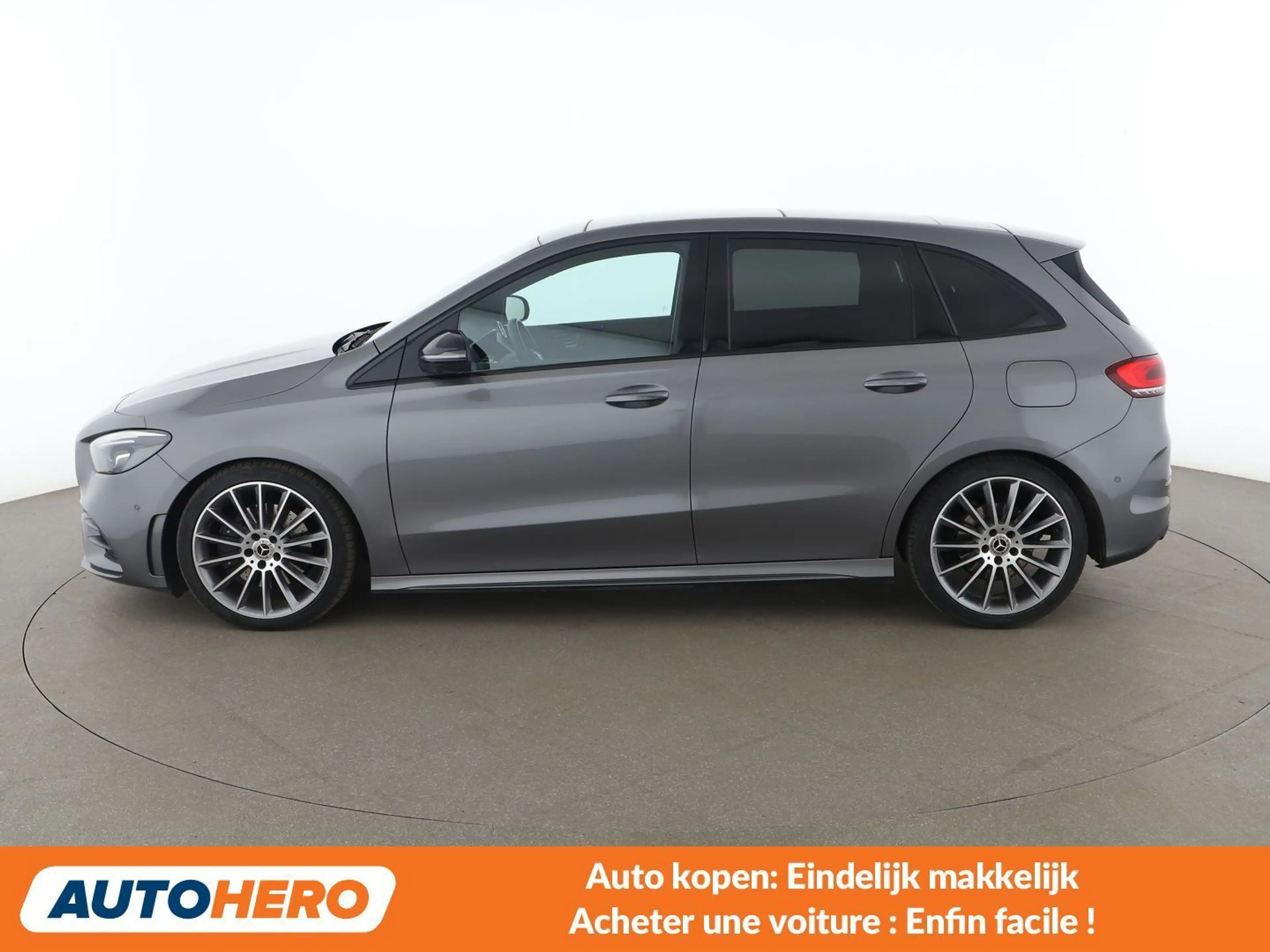 Mercedes-Benz B 220 B 220 4Matic AMG Line — photo 3
