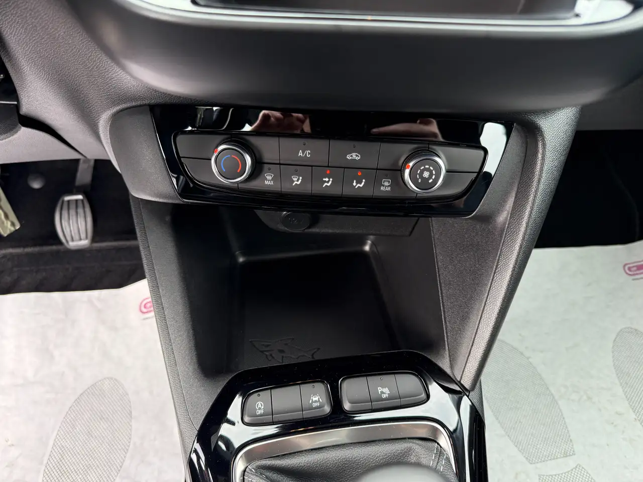 Opel Corsa 1.2i 75PK BLUETOOTH PARKEERSENSOREN DAB AIRCO 19
