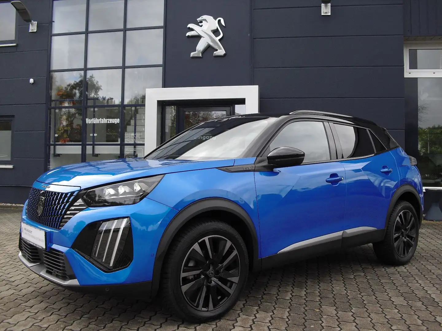 Peugeot 2008 GT EAT8 360°Schiebedach*MassageSitze*SHZ* Blau - 1