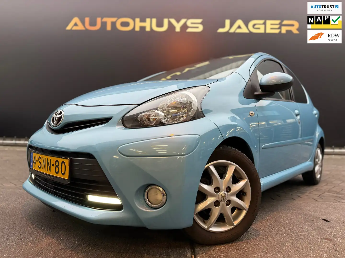 Toyota Aygo 1.0 VVT-i Dynamic Blue Automaat Blau - 1