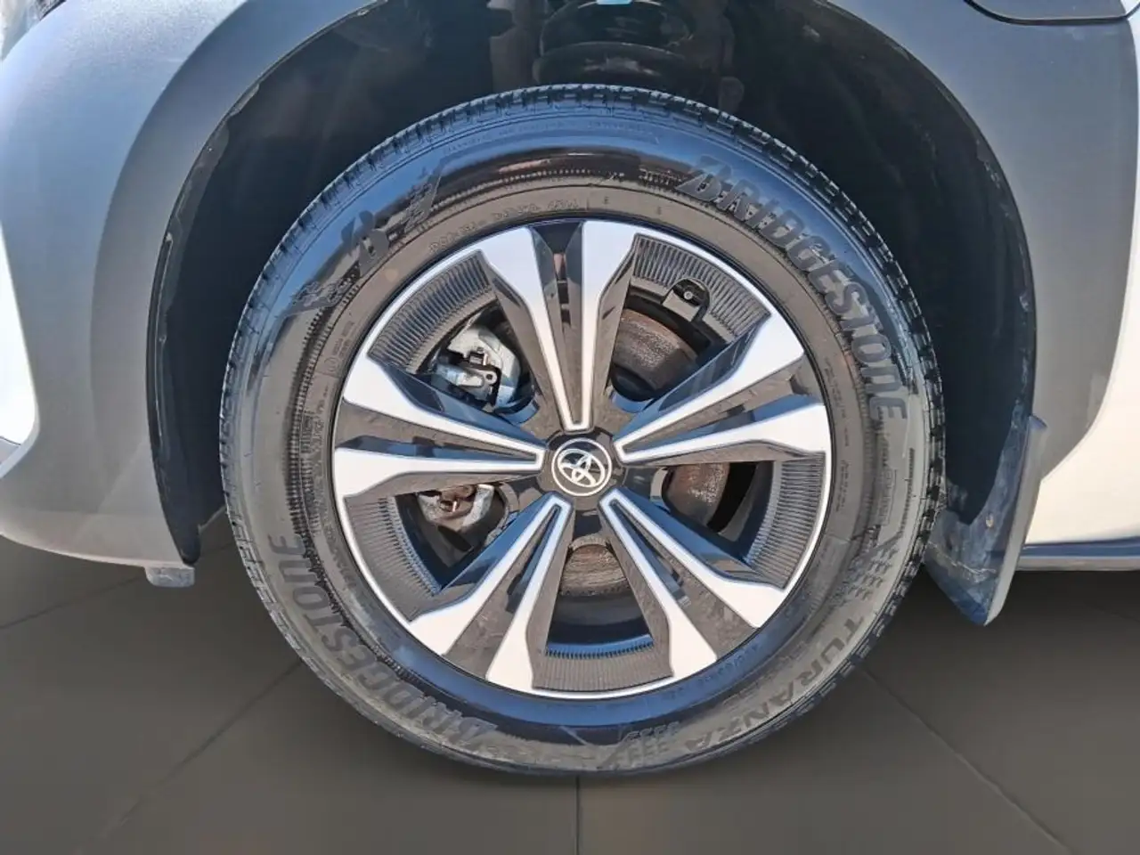 Toyota bZ снимка Toyota bZ
