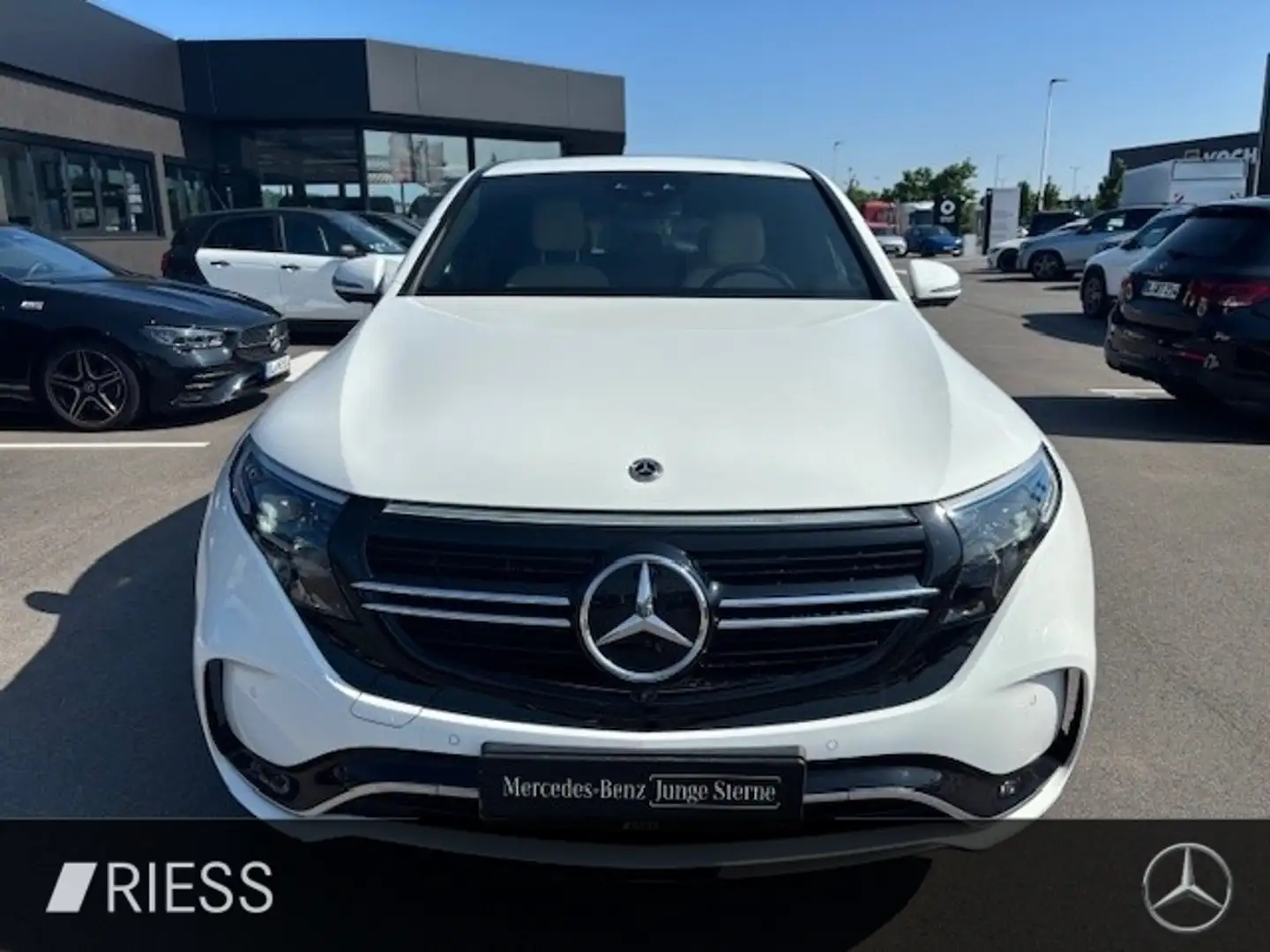 Mercedes-Benz EQC 400 4M AMG Sport Distr AHK Schiebe HUD 360 Bianco - 2