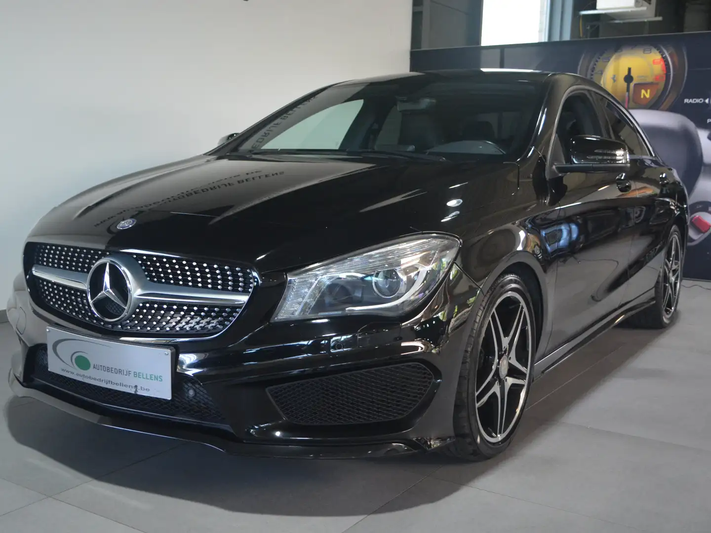 Mercedes-Benz CLA 180 CLA 180 7G-DCT AMG Line   LEDER  / NAVI Zwart - 2