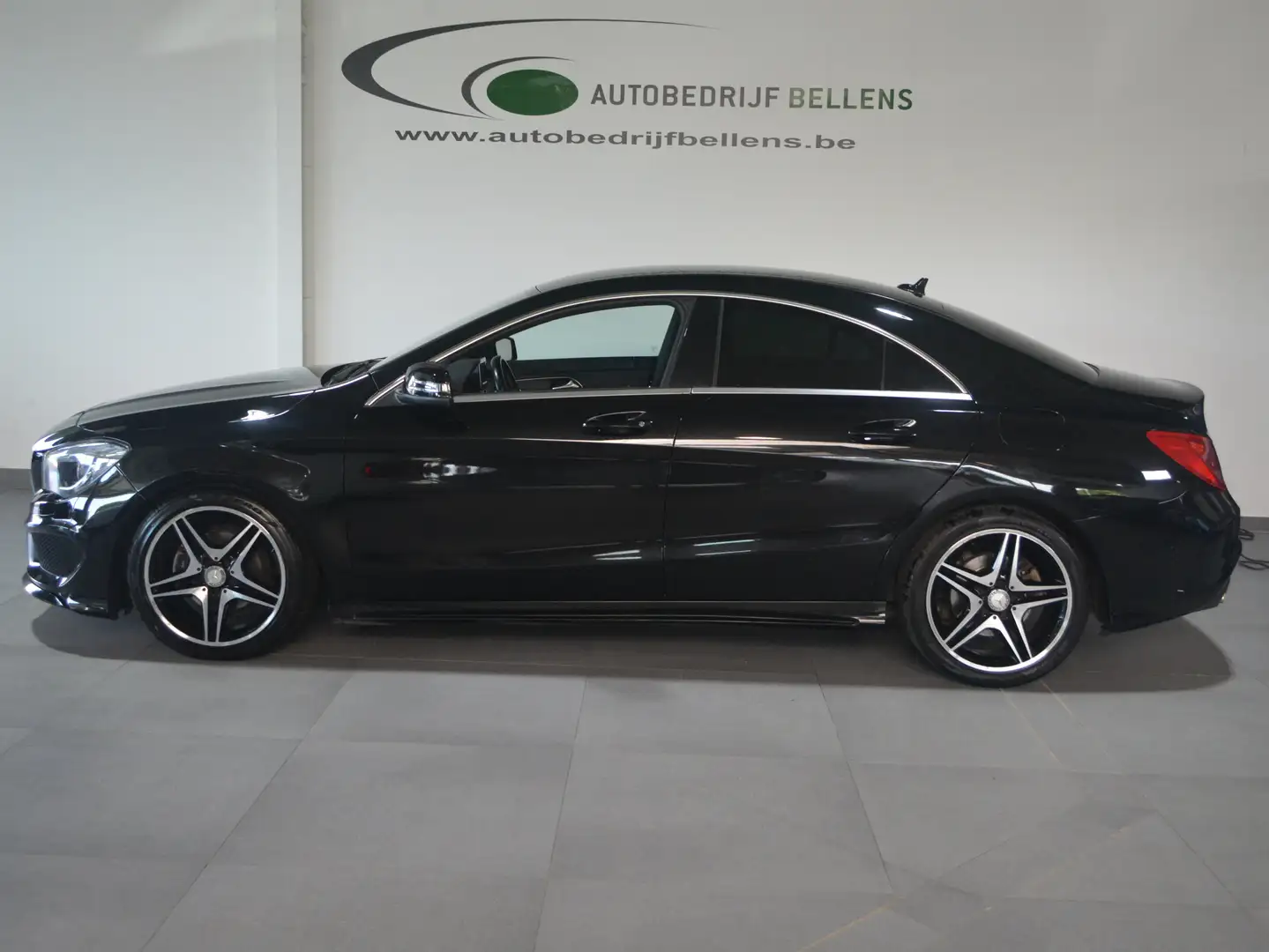 Mercedes-Benz CLA 180 CLA 180 7G-DCT AMG Line   LEDER  / NAVI Zwart - 1