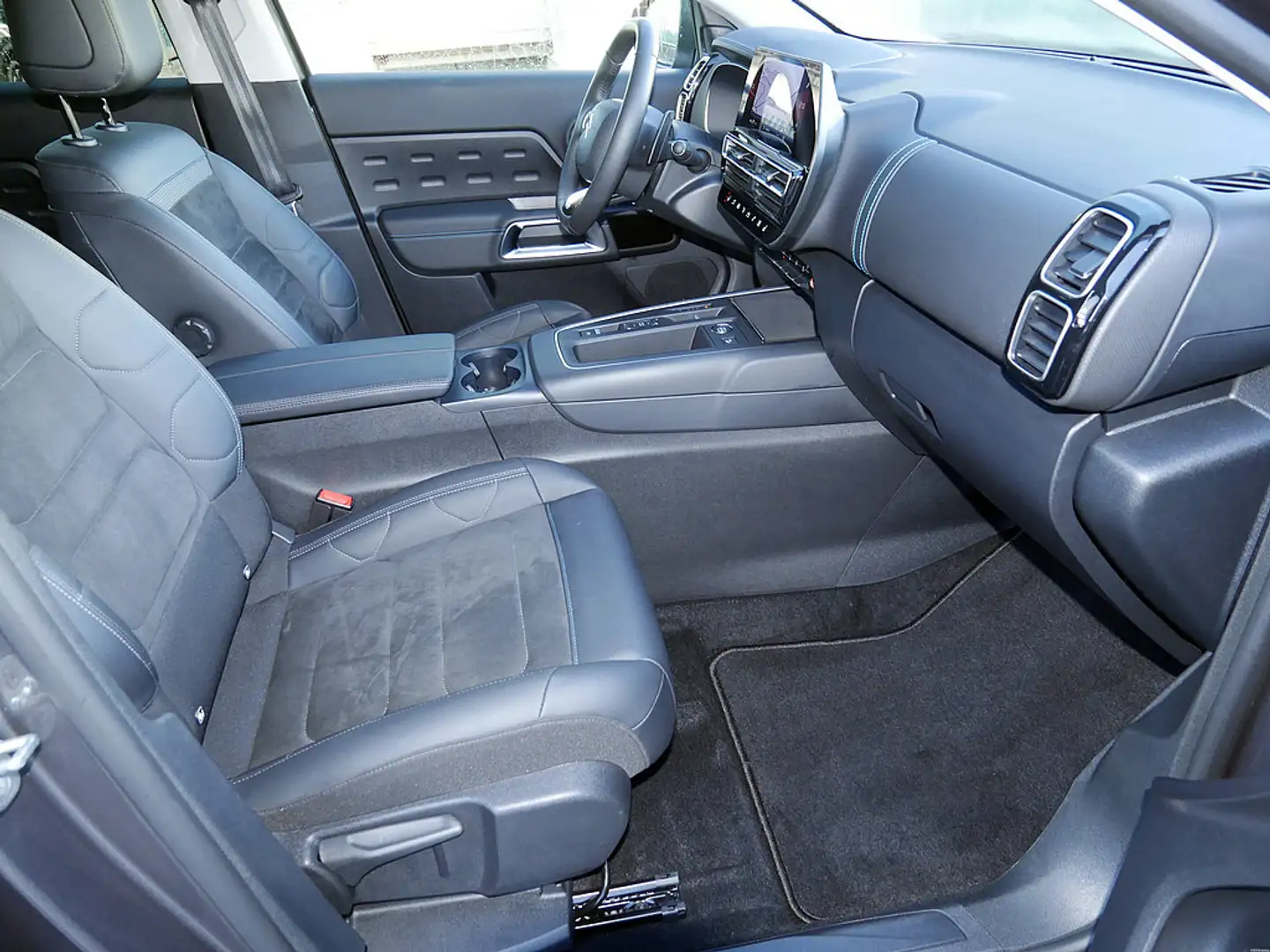 Citroen C5 Aircross BlueHDi 130 Plus KAMERA NAVI LED Grau - 2