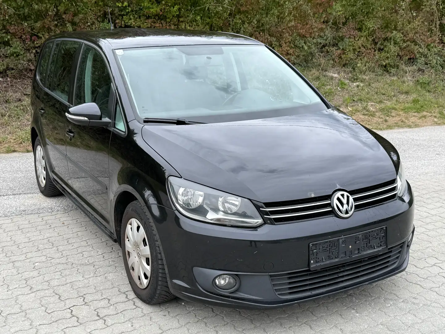 Volkswagen Touran 1.6 TDI Schwarz - 1