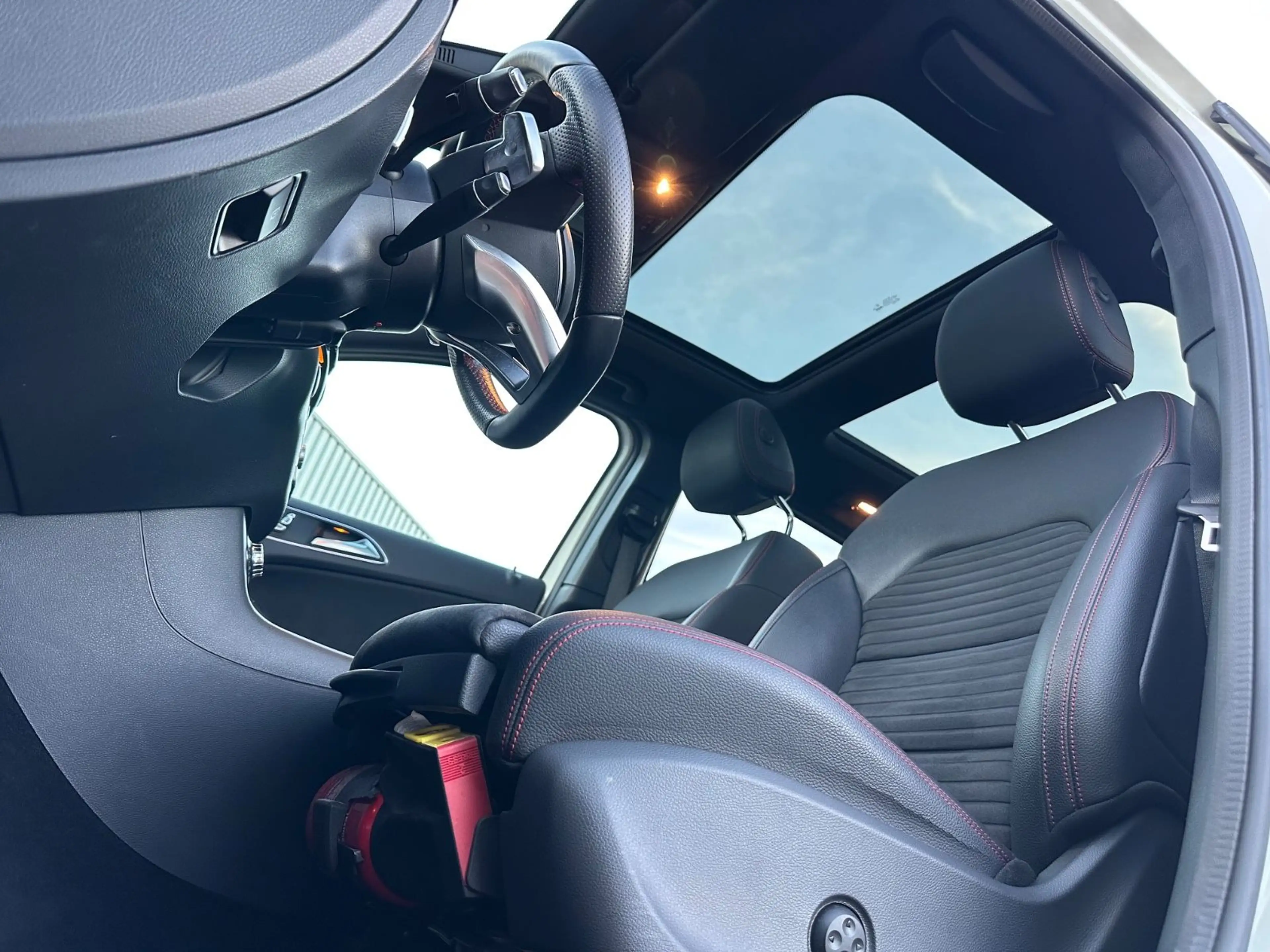 Mercedes-Benz B 220 d Aut. 4Matic AMG PANO NAVI ALU LEDER TOP — photo 13