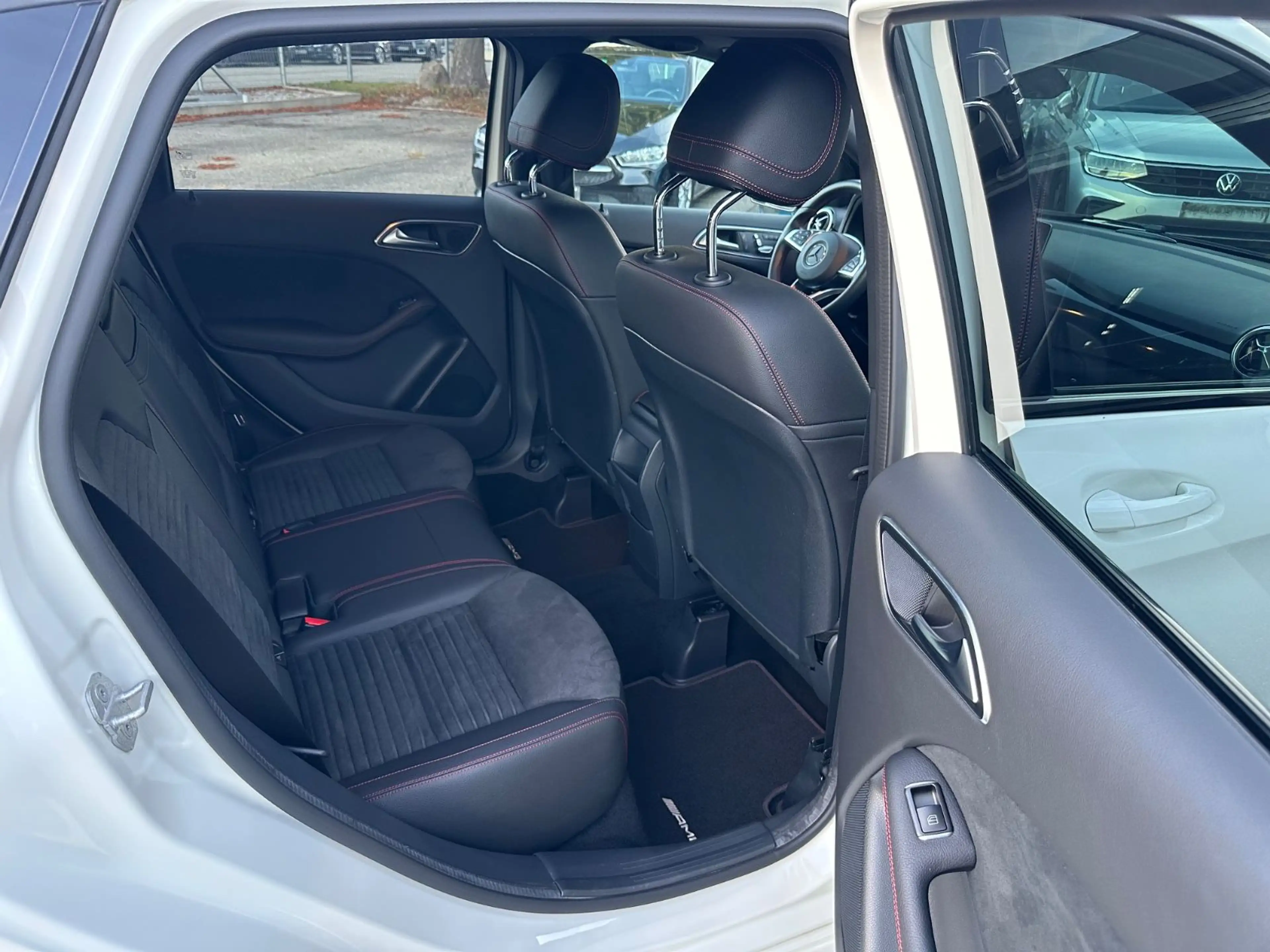 Mercedes-Benz B 220 d Aut. 4Matic AMG PANO NAVI ALU LEDER TOP — photo 9