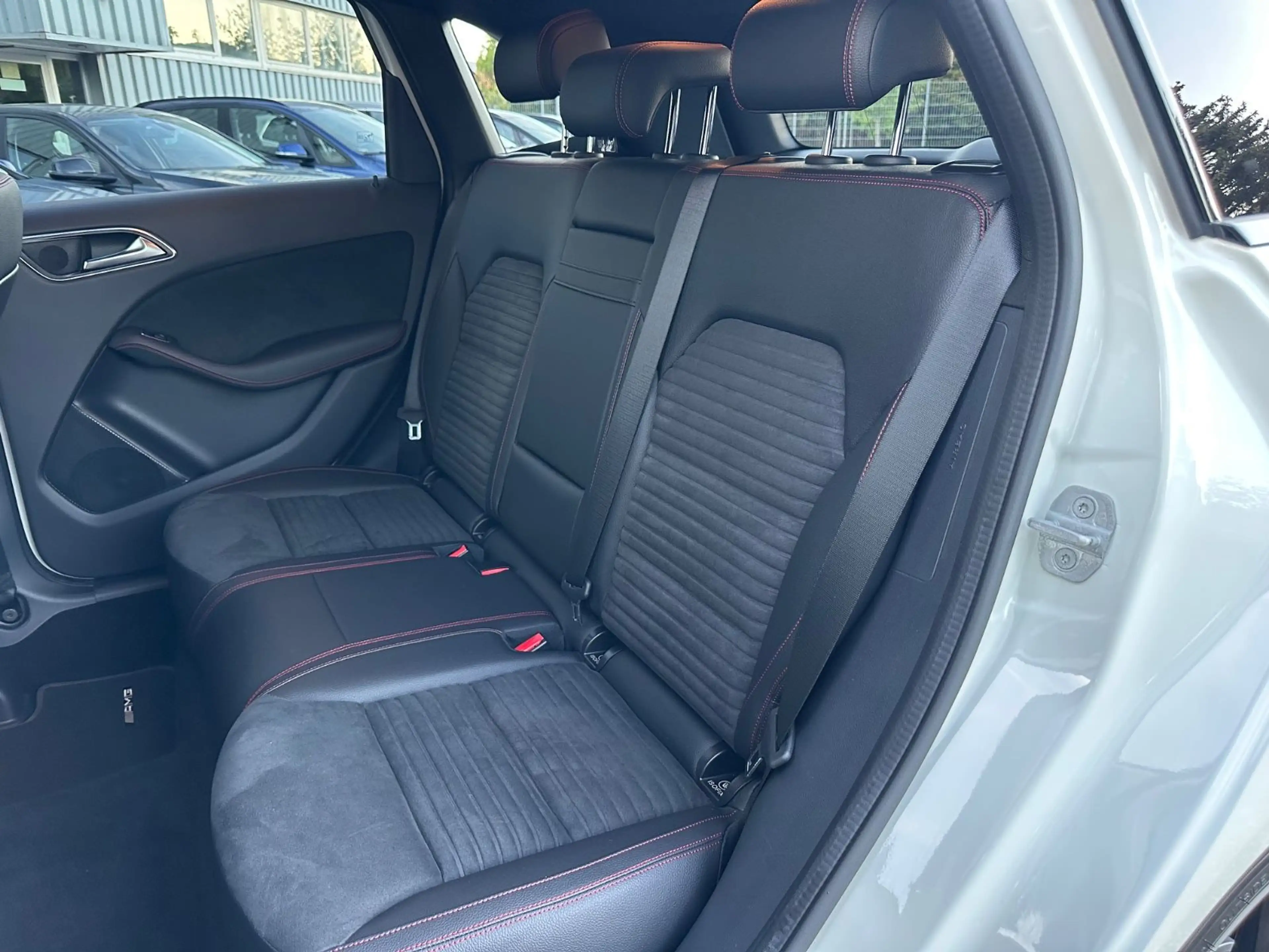 Mercedes-Benz B 220 d Aut. 4Matic AMG PANO NAVI ALU LEDER TOP — photo 11