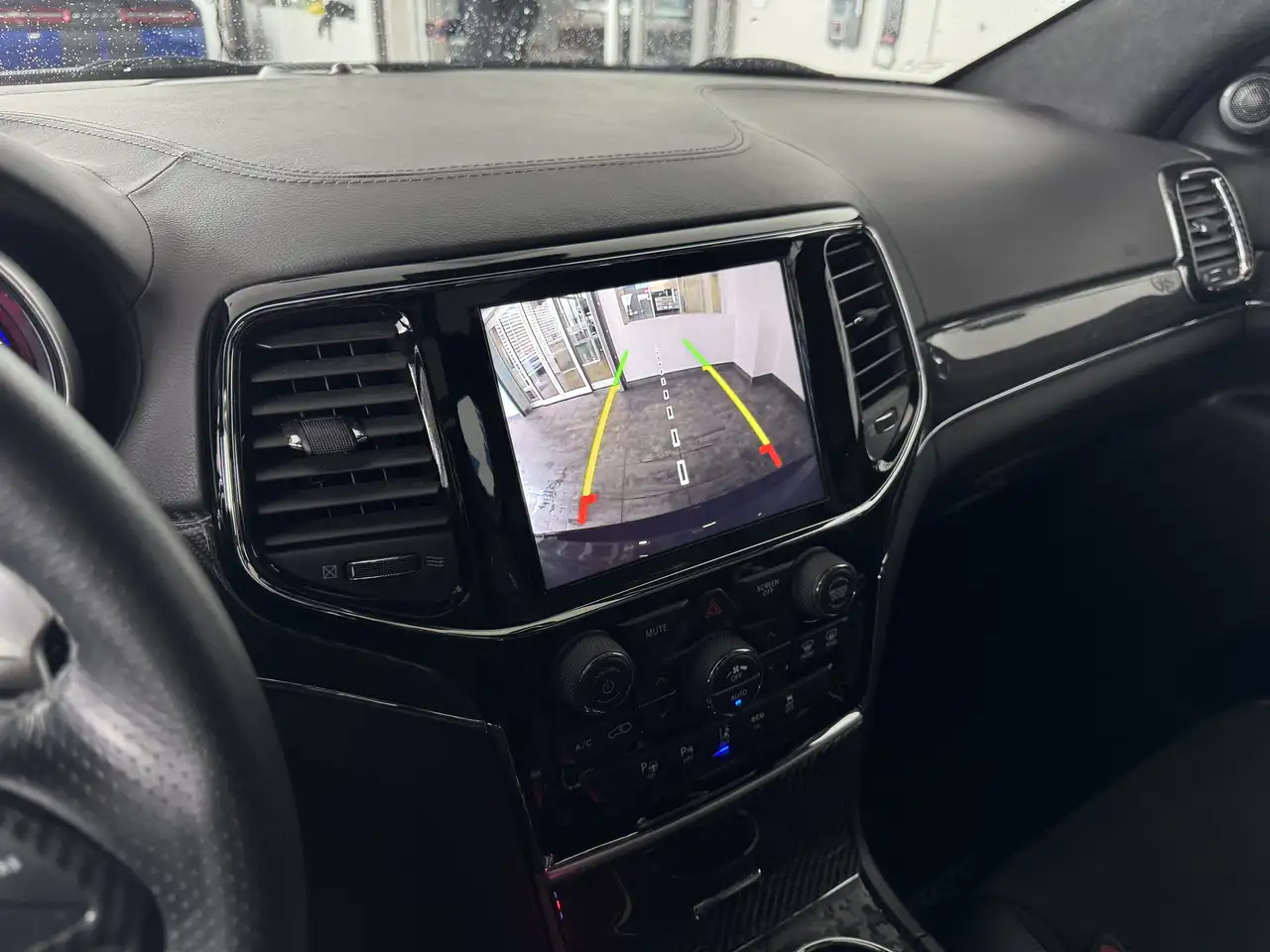 Jeep Grand Cherokee снимка Jeep Grand Cherokee
