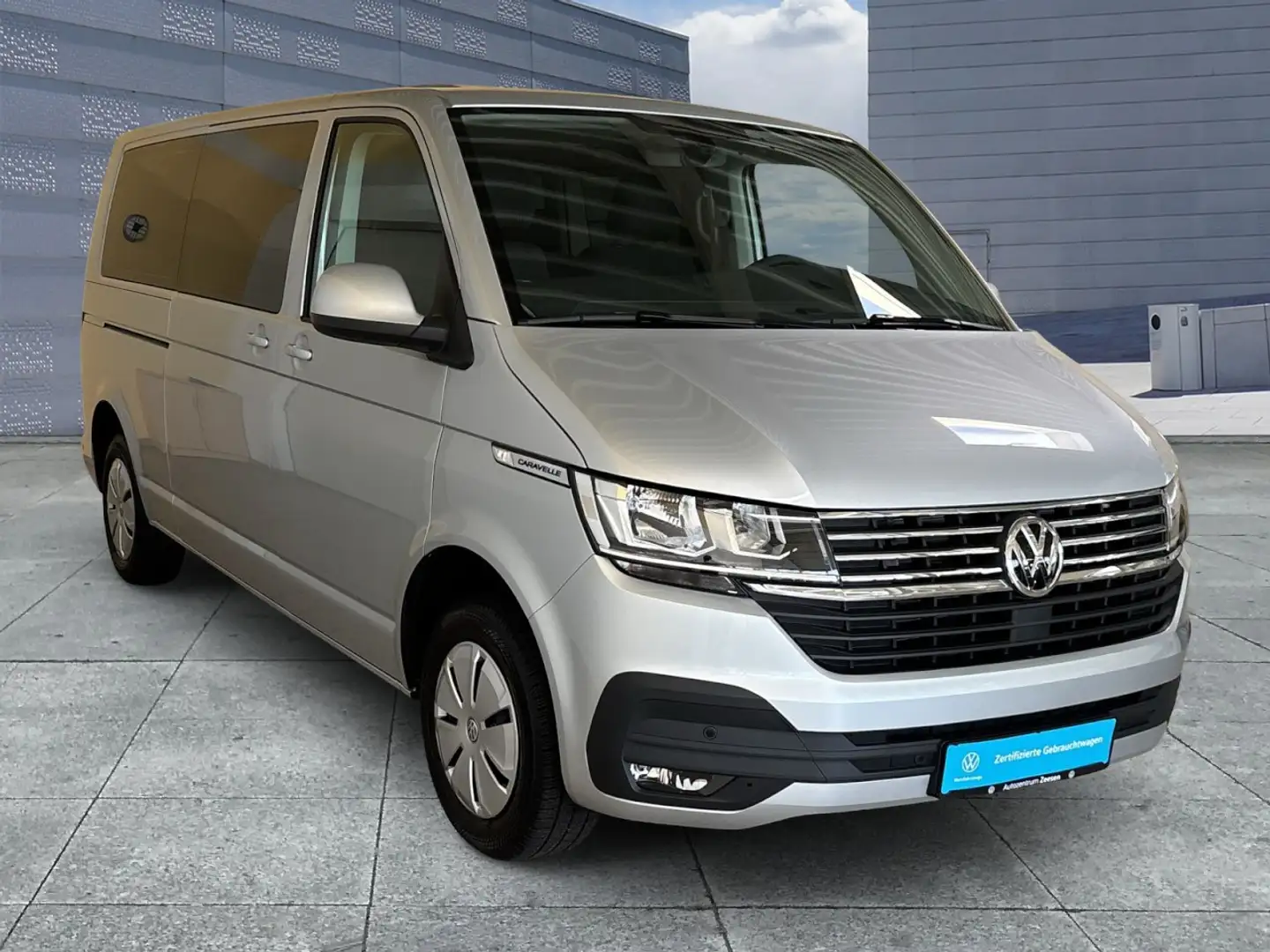 Volkswagen T6.1 Caravelle 2.0 TDI Comfortline LR Automatik Klima Zilver - 2