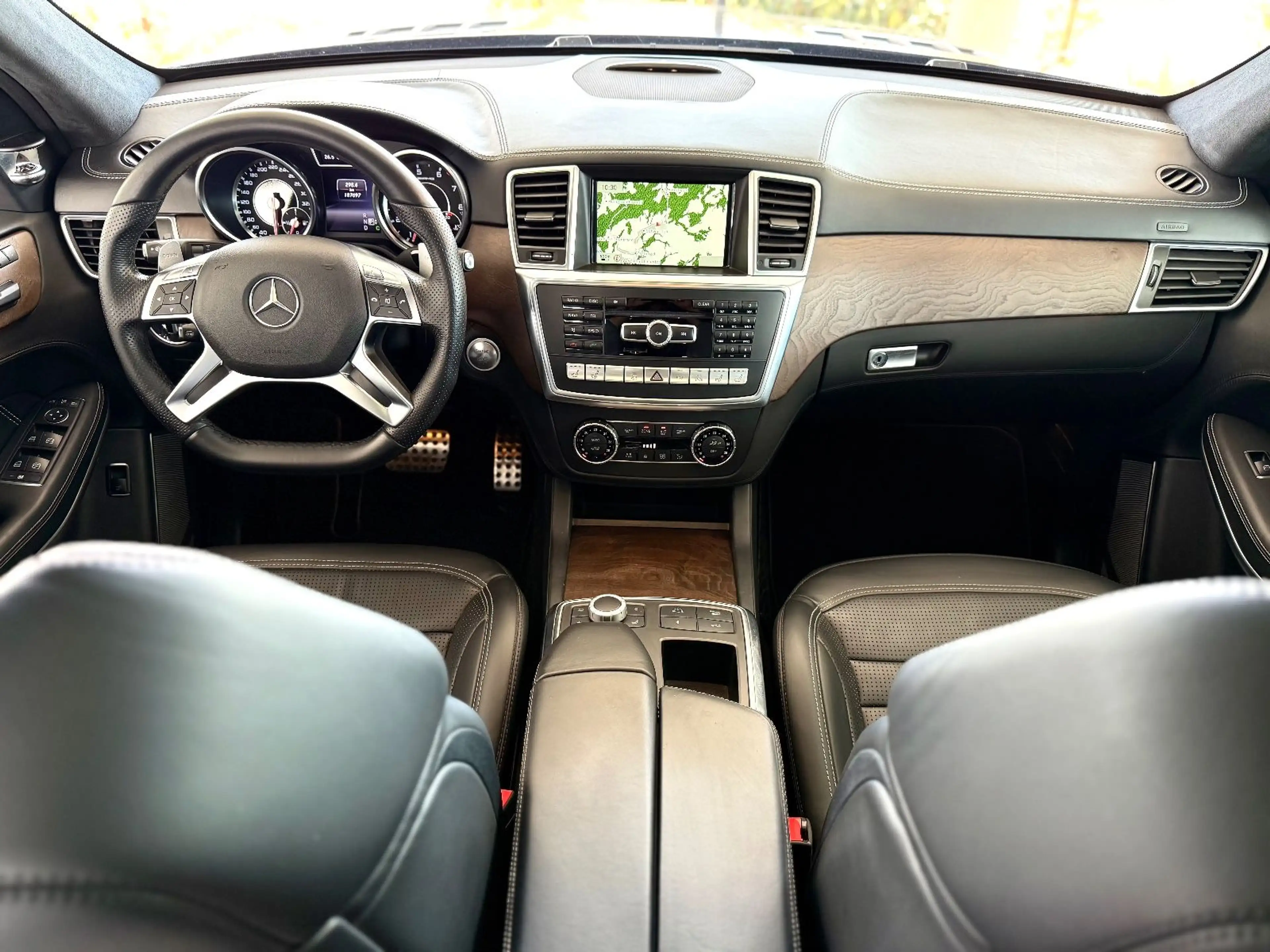 Mercedes-Benz GL 63 AMG 4M MASSAGE 360° AHK KEYLESS-GO 7-SITZE — photo 11