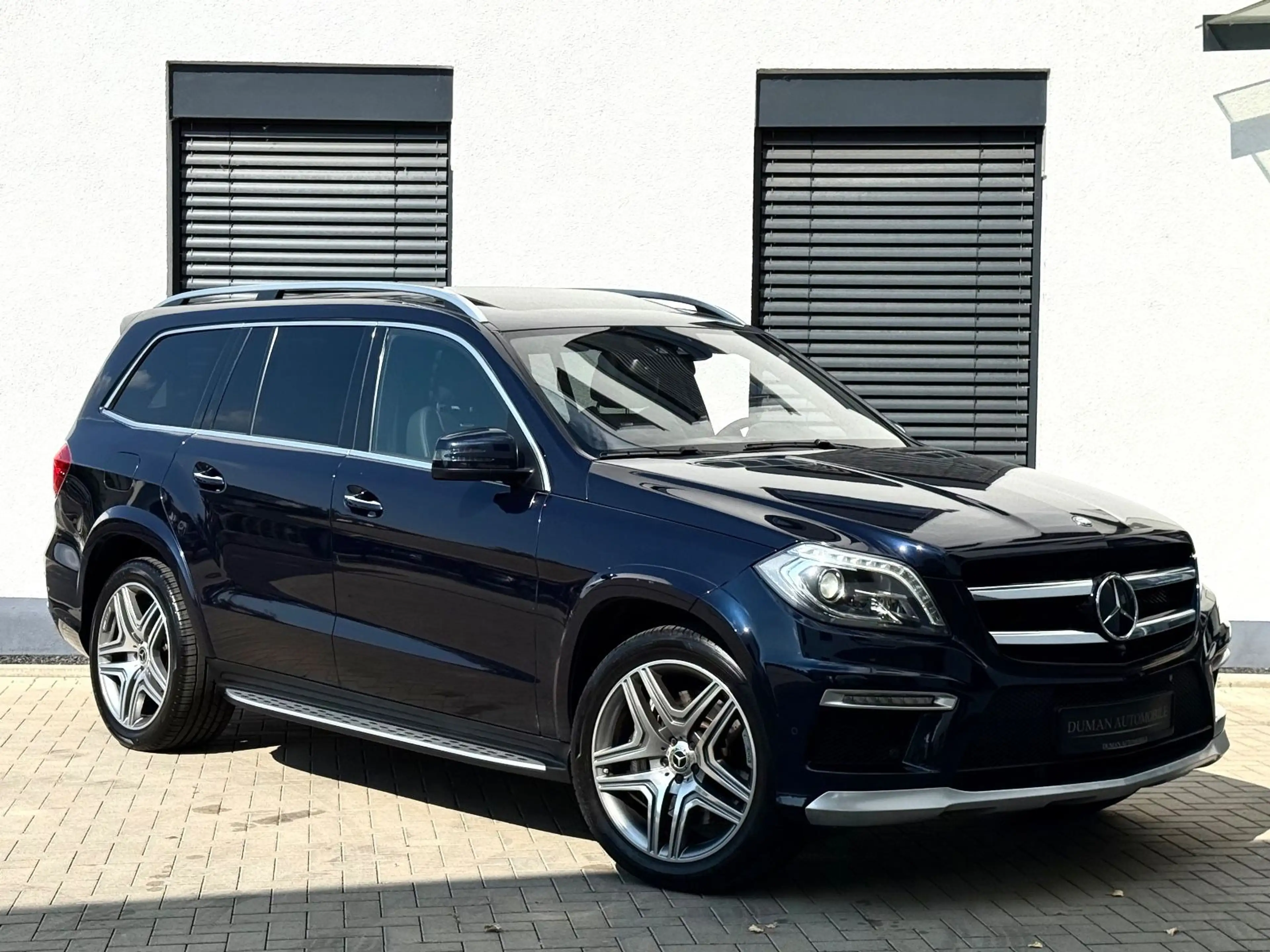 Mercedes-Benz GL 63 AMG 4M MASSAGE 360° AHK KEYLESS-GO 7-SITZE — photo 3