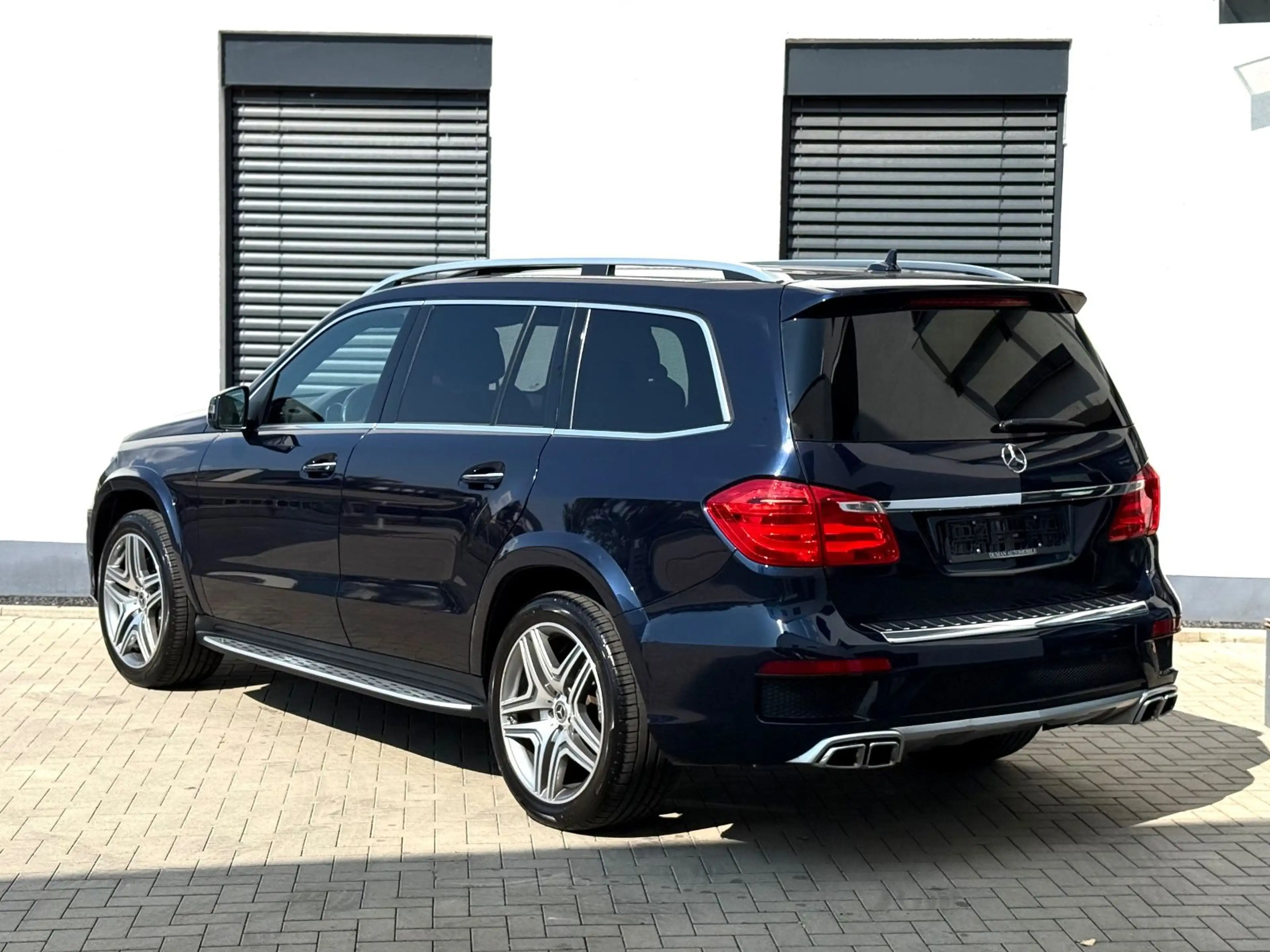 Mercedes-Benz GL 63 AMG 4M MASSAGE 360° AHK KEYLESS-GO 7-SITZE — photo 4