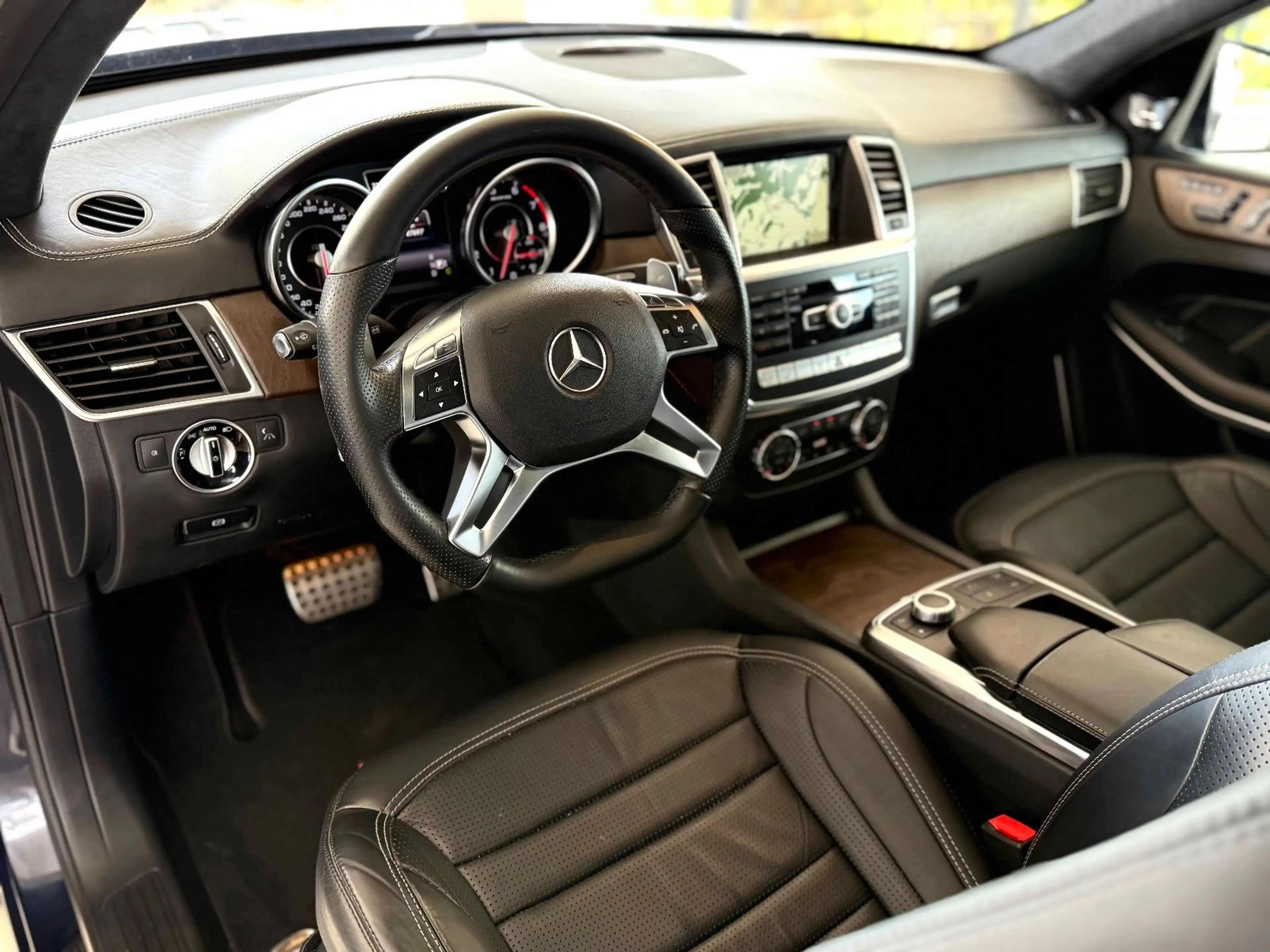 Mercedes-Benz GL 63 AMG 4M MASSAGE 360° AHK KEYLESS-GO 7-SITZE — photo 7