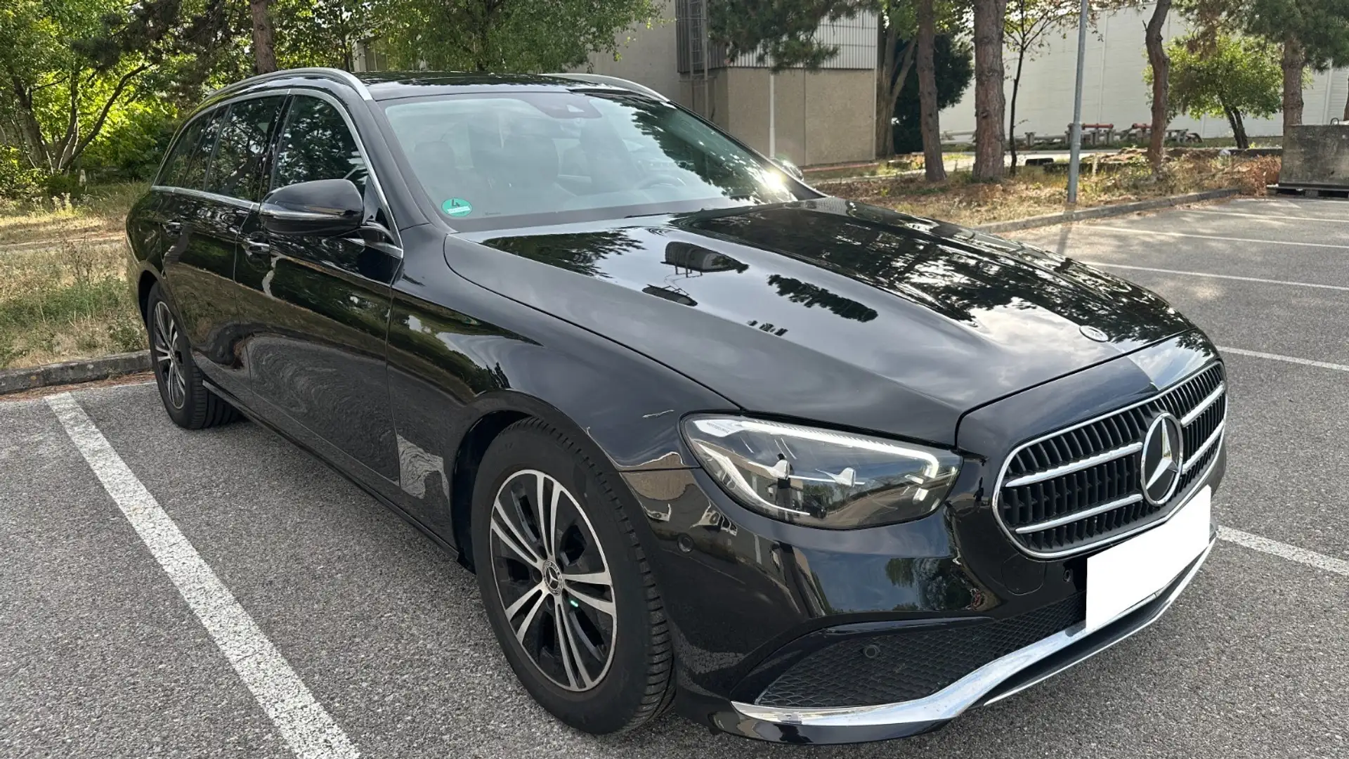 Mercedes-Benz E 220 d T Avantgarde Aut. Schwarz - 1