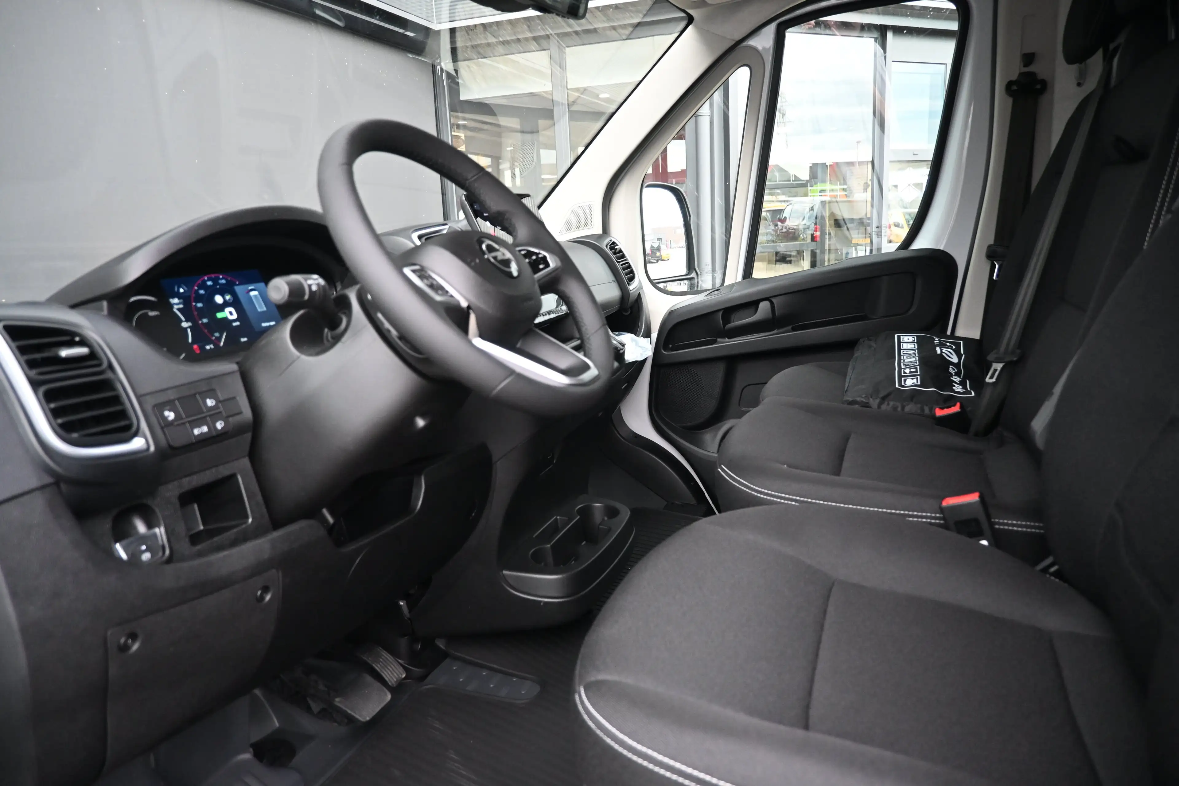 Opel Movano-e Electric 4.25T L4H3 Zwaar Demo-Deal! | Achteruitri — photo 5