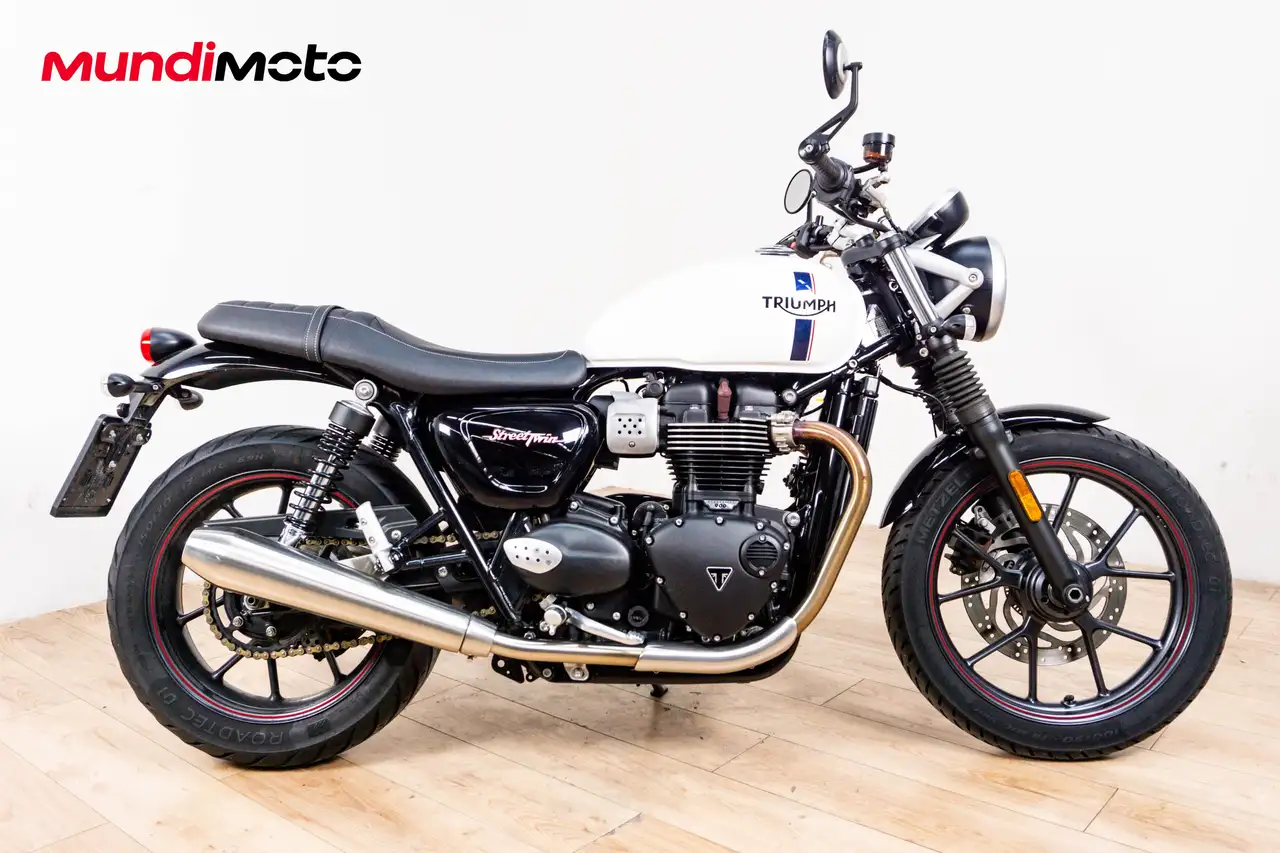 Triumph Street Twin