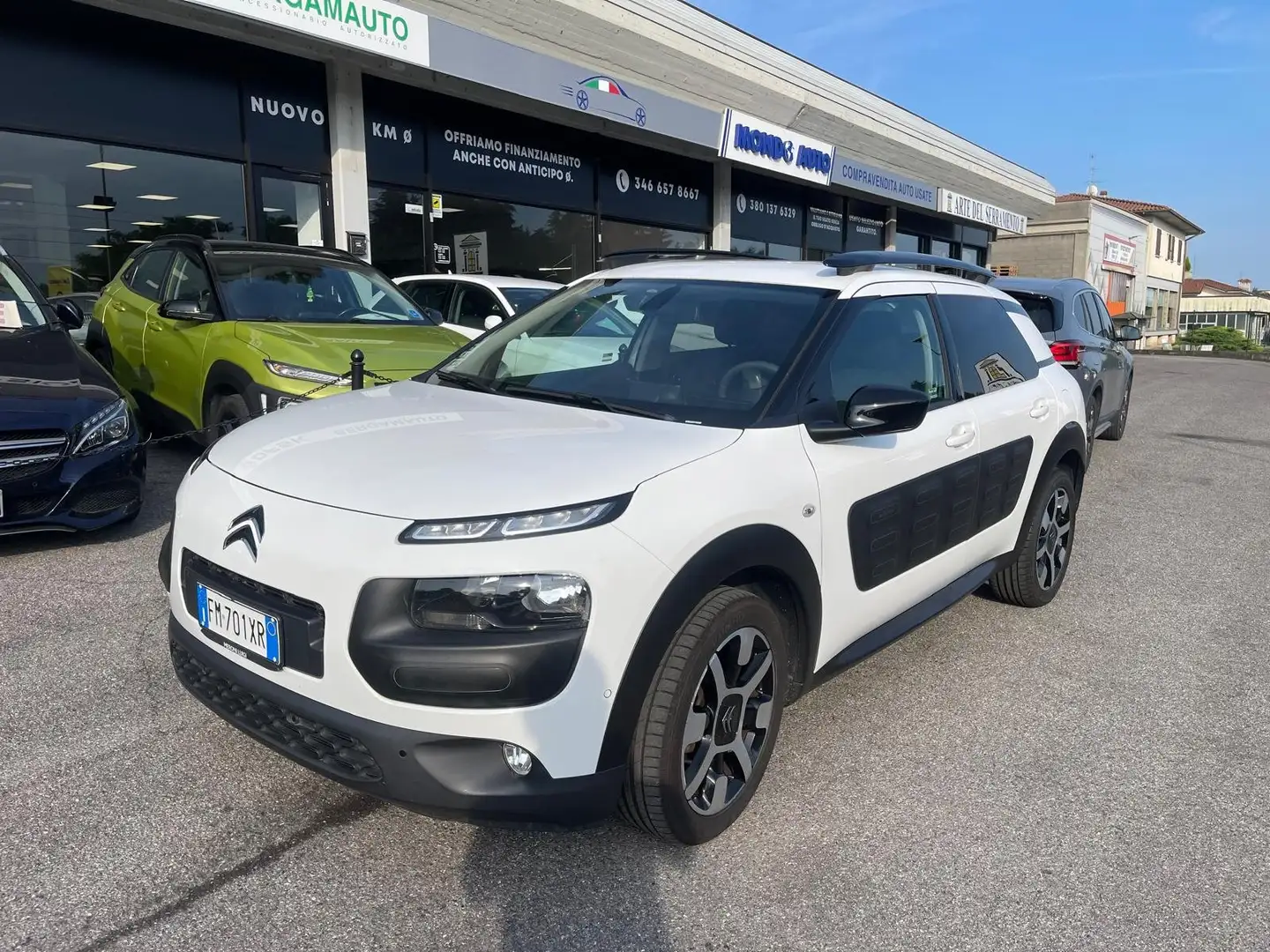 Citroen C4 Cactus 1.2 82cv Shine *NEOPATENTATI* Bianco - 1