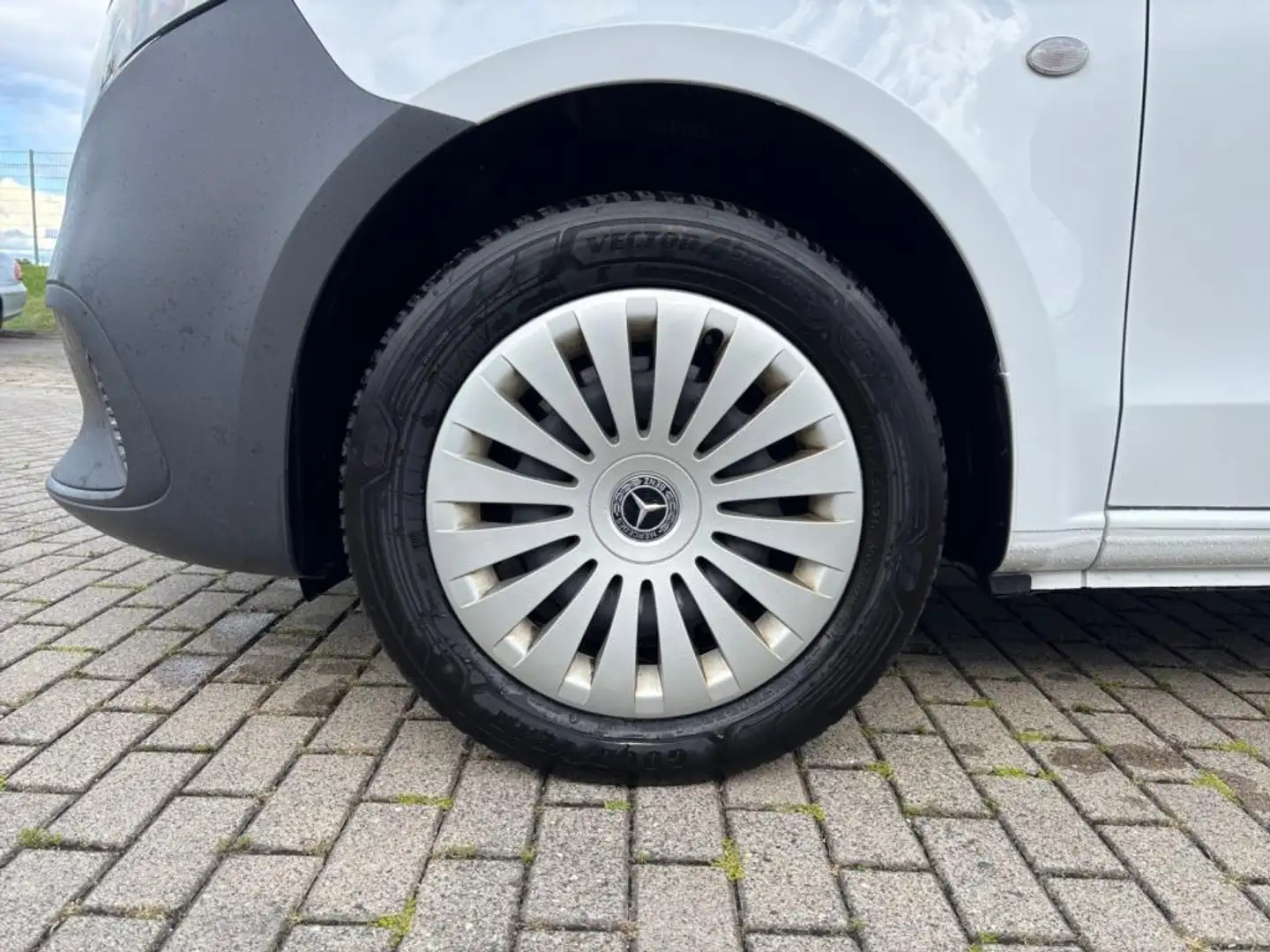 Mercedes-Benz Vito 116 CDI Kasten Lang 9GT+MBUX+KAMERA+NAVI Weiß - 2