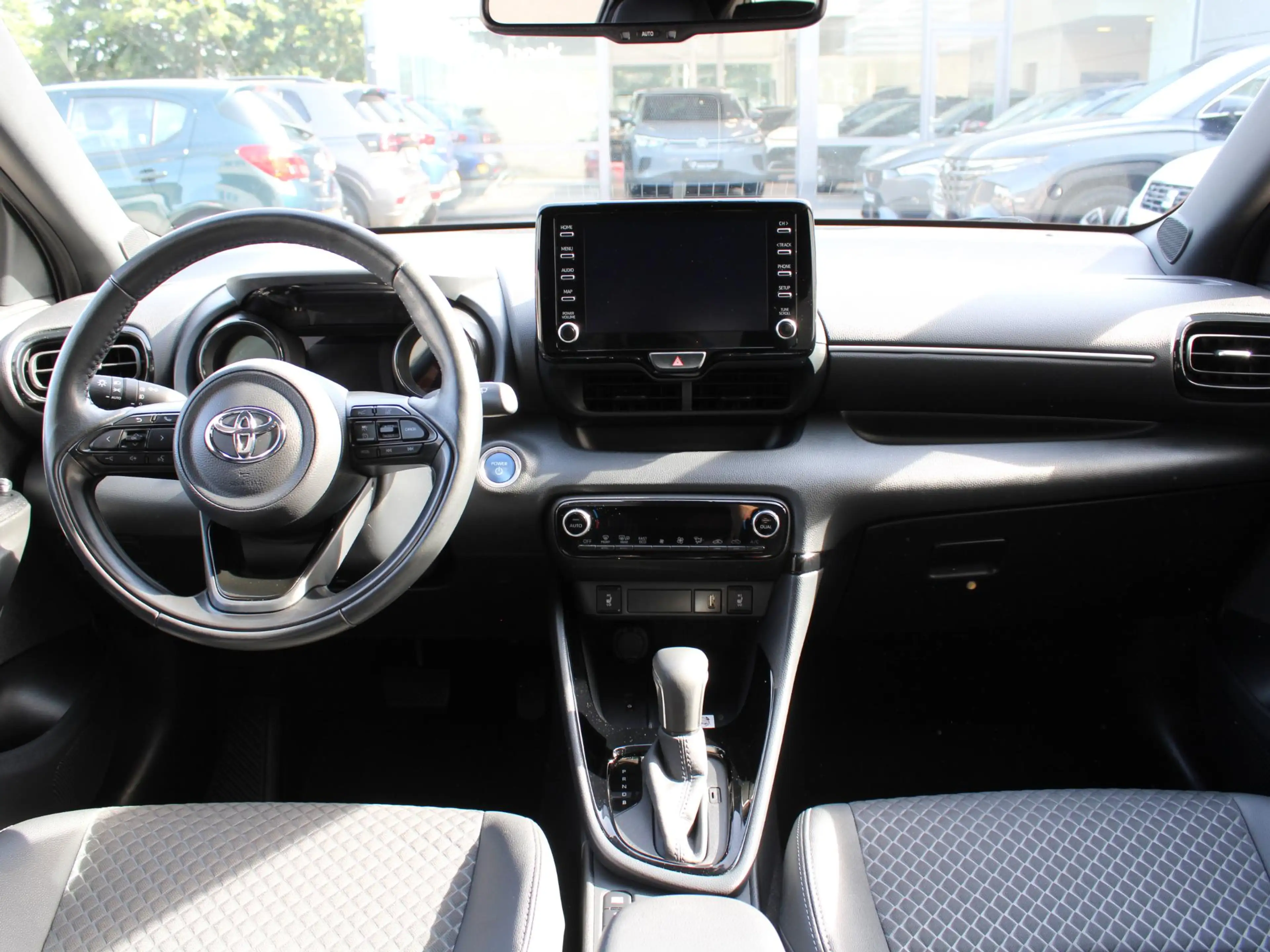 Toyota Yaris 1.5 Hybrid Executive | KEYLESS ENTRY | STOELVERWAR — photo 8