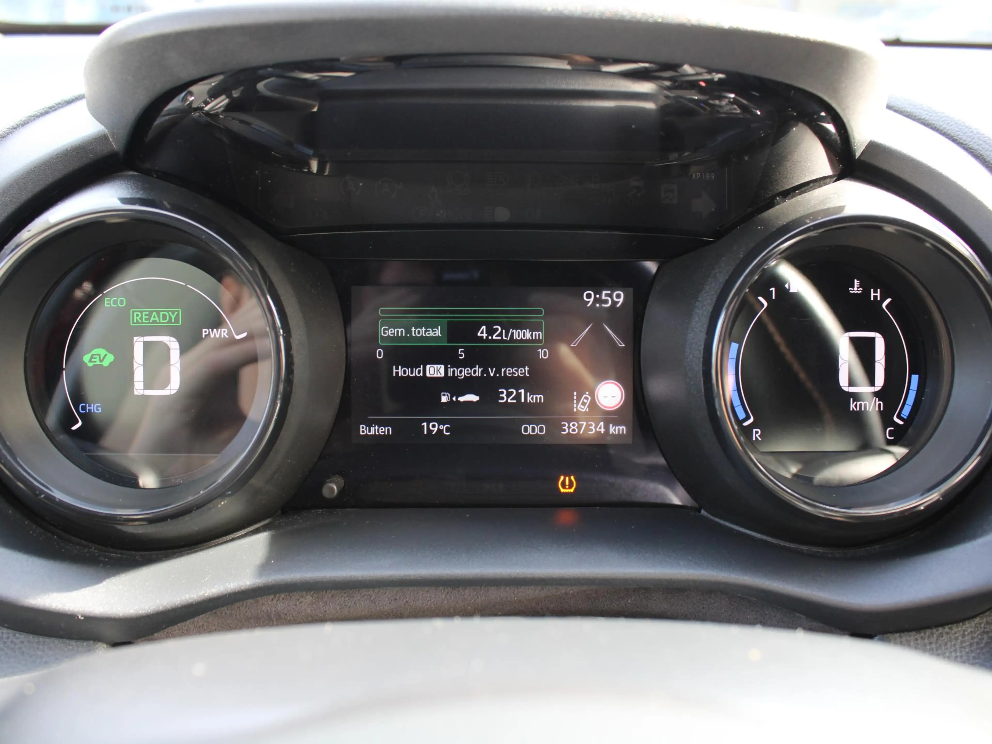 Toyota Yaris 1.5 Hybrid Executive | KEYLESS ENTRY | STOELVERWAR — photo 13