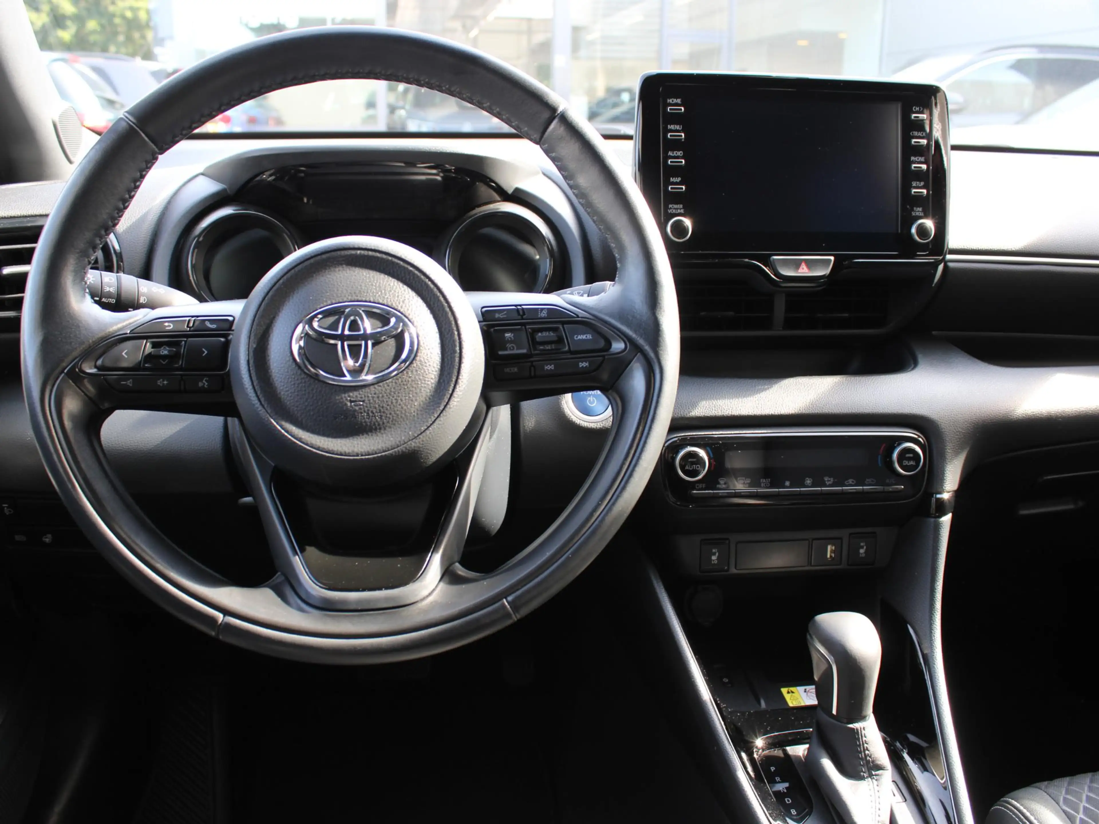 Toyota Yaris 1.5 Hybrid Executive | KEYLESS ENTRY | STOELVERWAR — photo 4