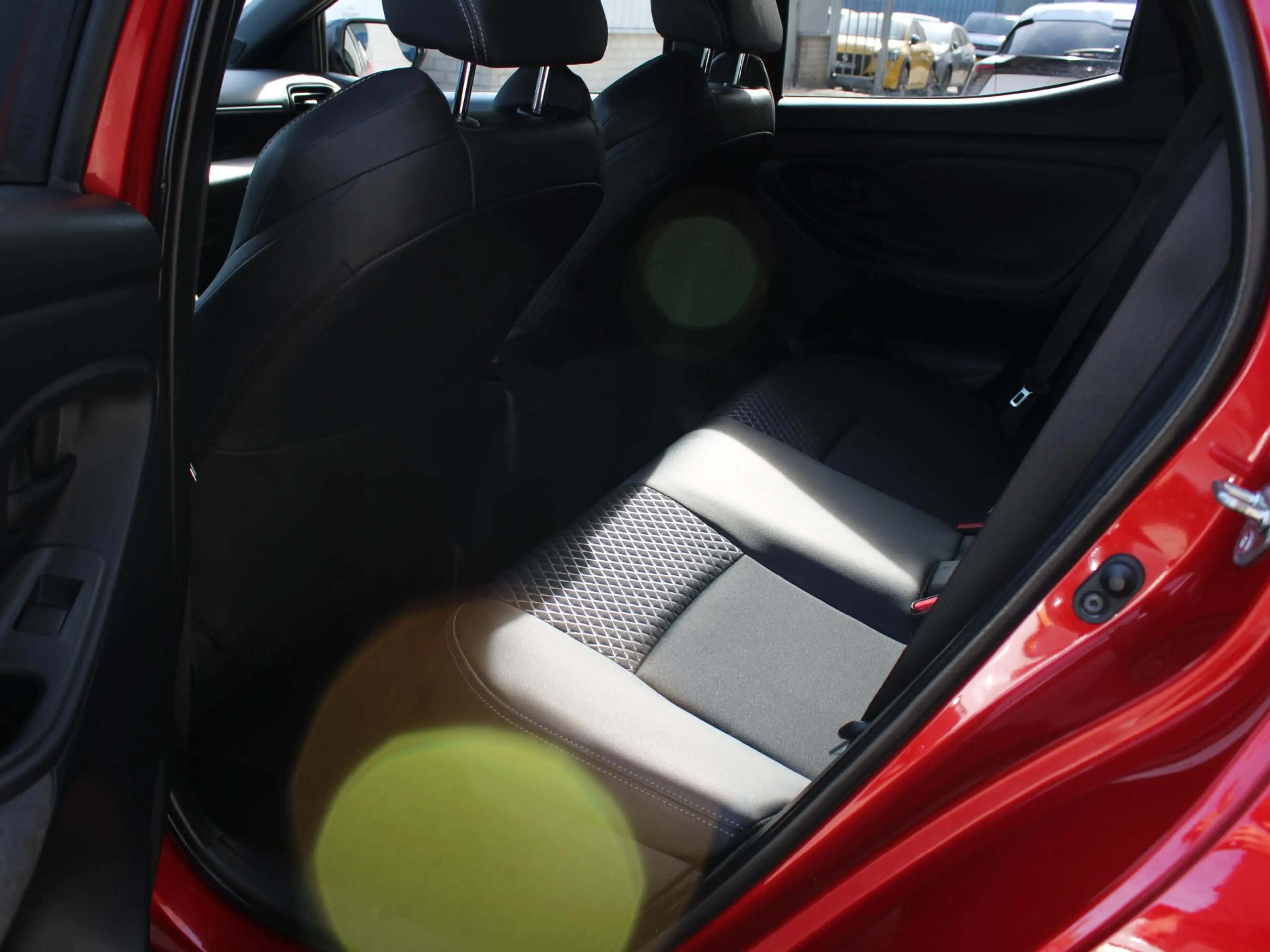 Toyota Yaris 1.5 Hybrid Executive | KEYLESS ENTRY | STOELVERWAR — photo 12