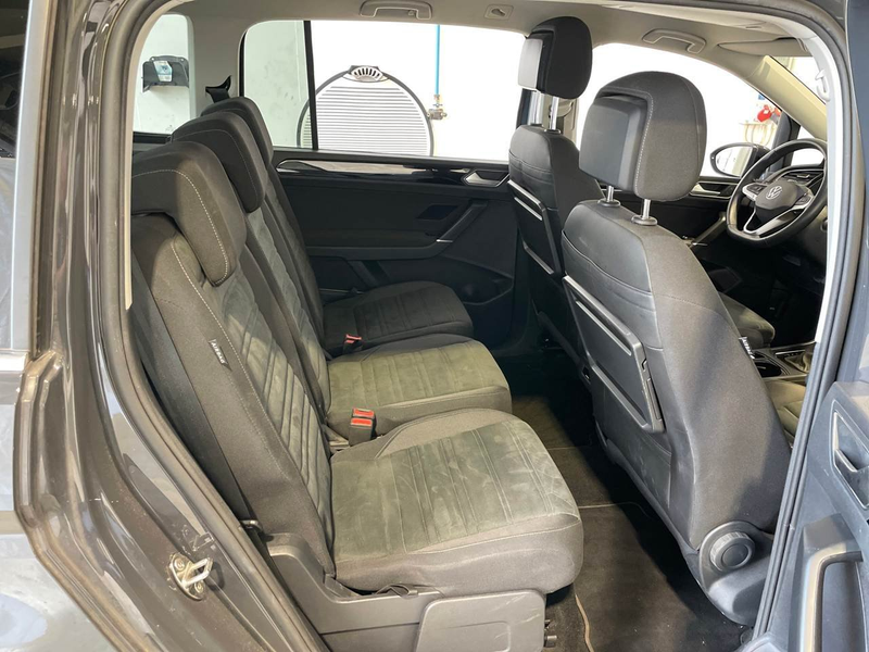 Volkswagen Touran 2.0 TDI BMT Highline Dynaudio AHK ACC LED — photo 11