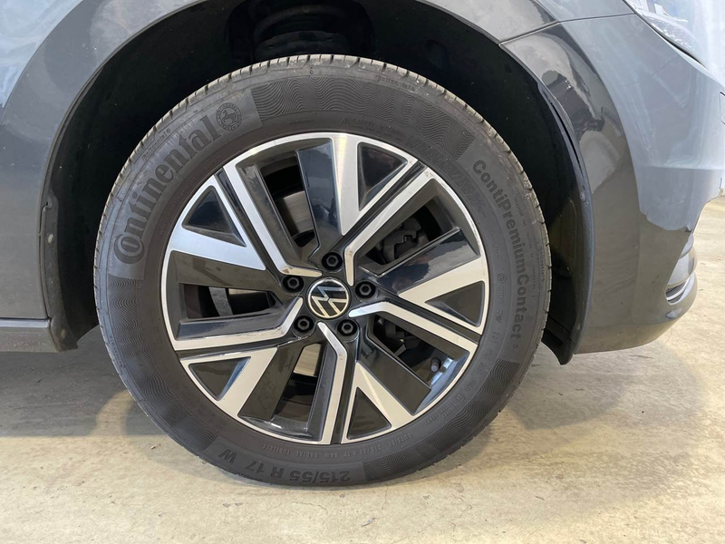 Volkswagen Touran 2.0 TDI BMT Highline Dynaudio AHK ACC LED — photo 12