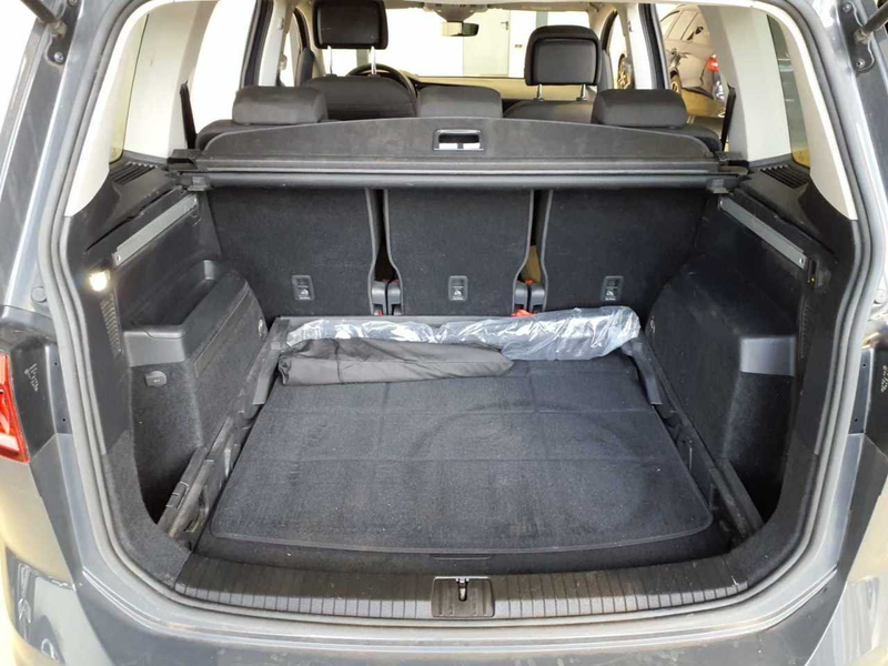 Volkswagen Touran 2.0 TDI BMT Highline Dynaudio AHK ACC LED — photo 13