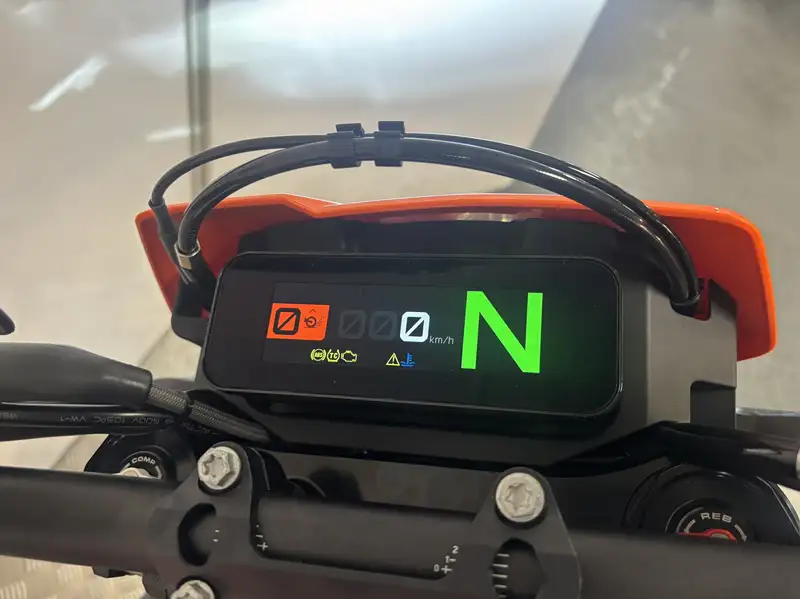 KTM 690 SMC R - foto 4